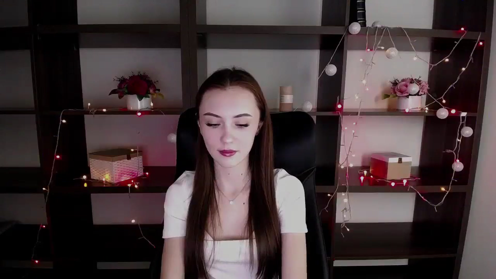 Gallery image thumbnail from Nikonara_'s myfreecams stream on, 12/27/2023, 15:02 image 11 of 20