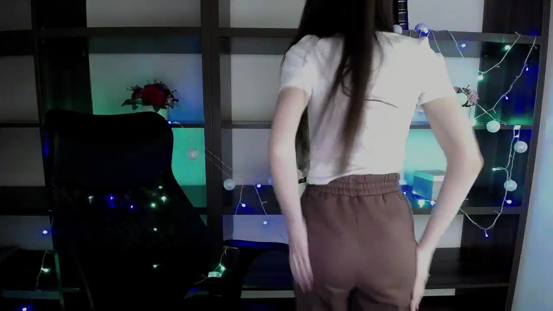 Gallery image thumbnail from Nikonara_'s myfreecams stream on, 12/27/2023, 15:02 image 19 of 20