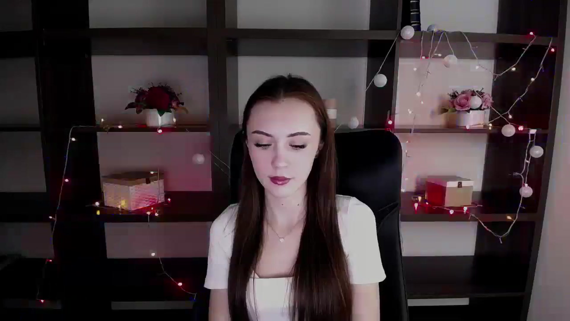 Gallery image thumbnail from Nikonara_'s myfreecams stream on, 12/27/2023, 15:02 image 12 of 20