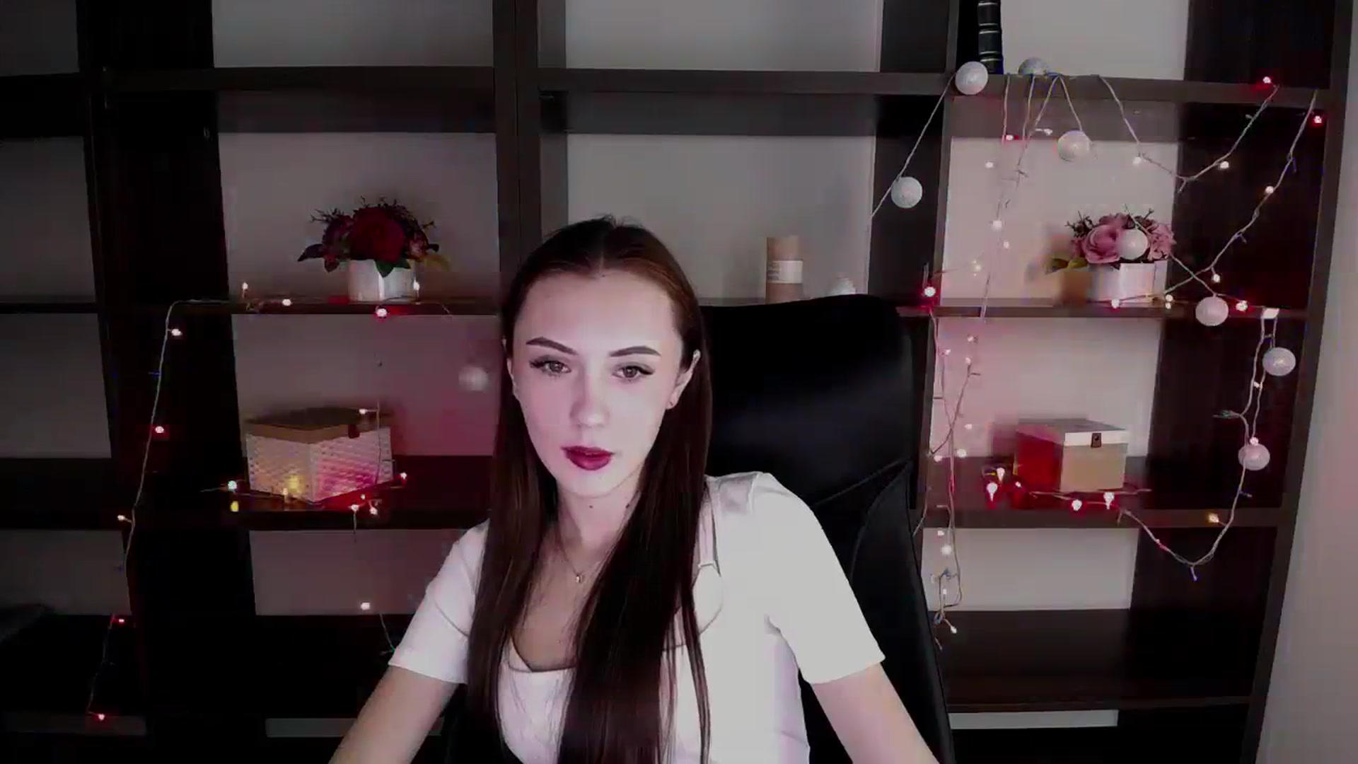 Gallery image thumbnail from Nikonara_'s myfreecams stream on, 12/27/2023, 15:02 image 5 of 20