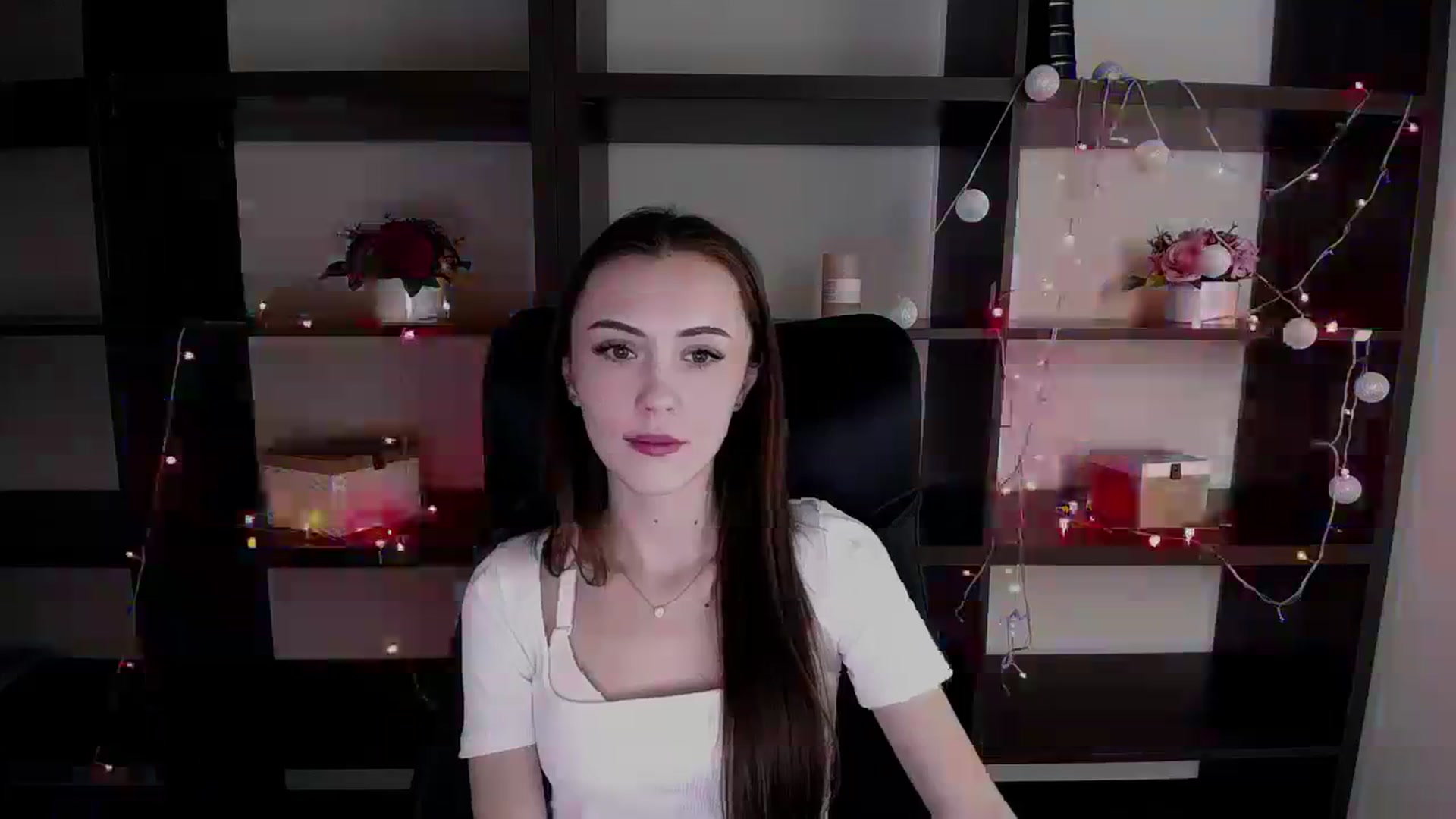 Gallery image thumbnail from Nikonara_'s myfreecams stream on, 12/27/2023, 15:19 image 3 of 20