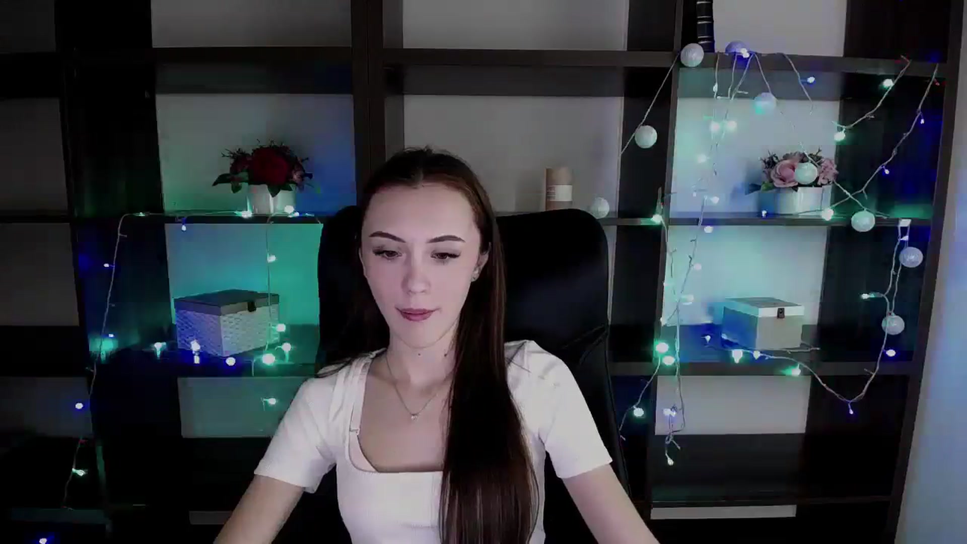 Gallery image thumbnail from Nikonara_'s myfreecams stream on, 12/27/2023, 15:19 image 7 of 20