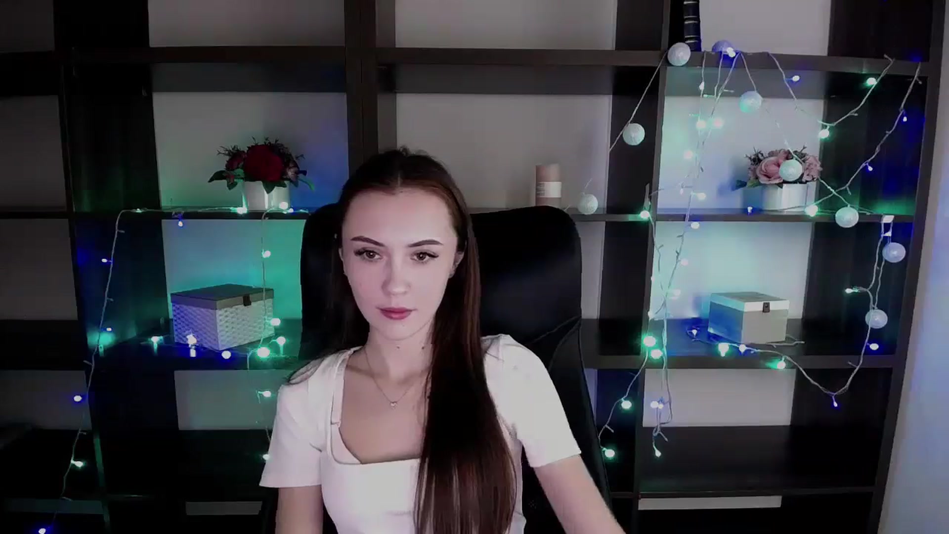 Gallery image thumbnail from Nikonara_'s myfreecams stream on, 12/27/2023, 15:19 image 14 of 20