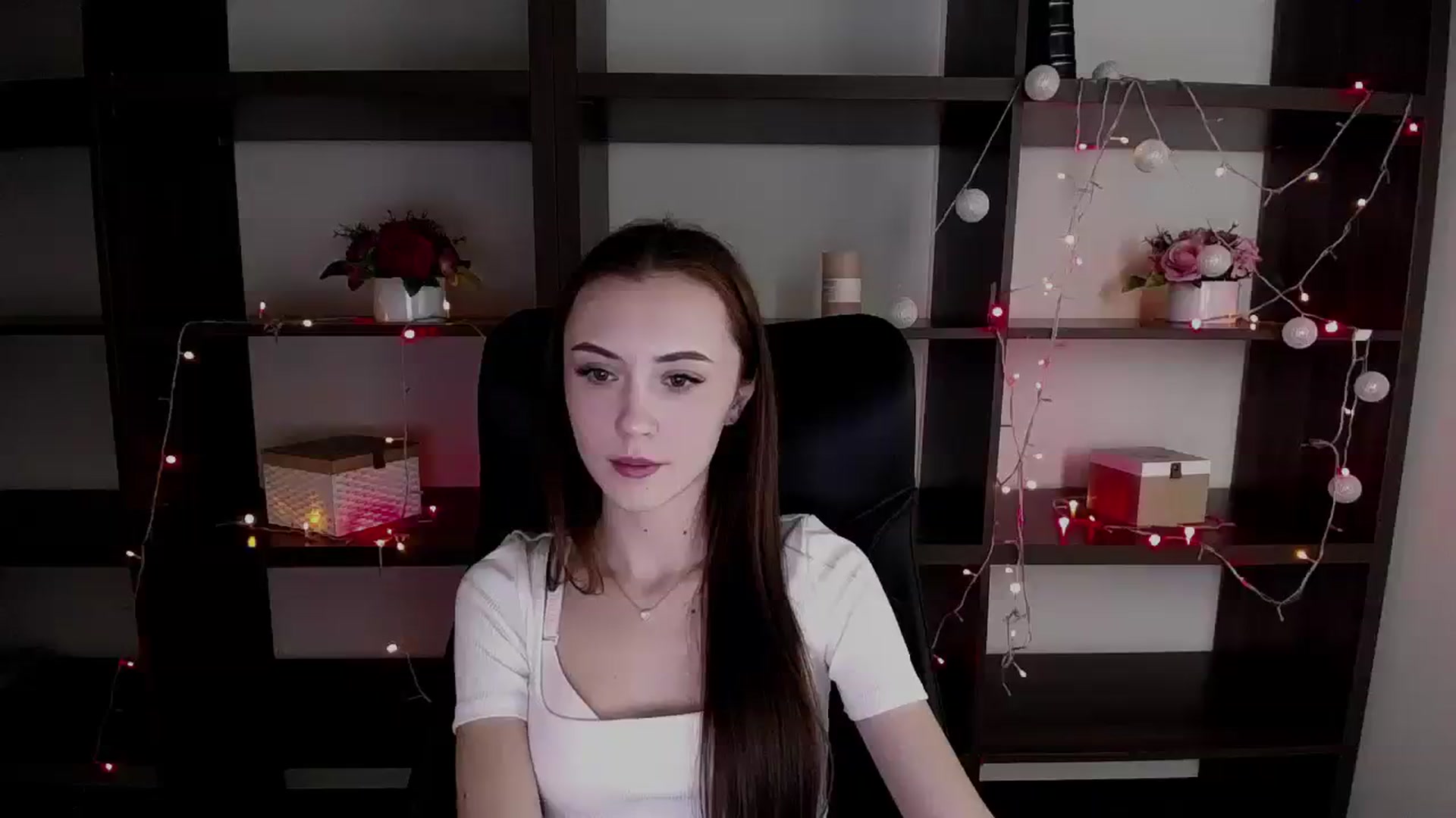 Gallery image thumbnail from Nikonara_'s myfreecams stream on, 12/27/2023, 15:19 image 5 of 20