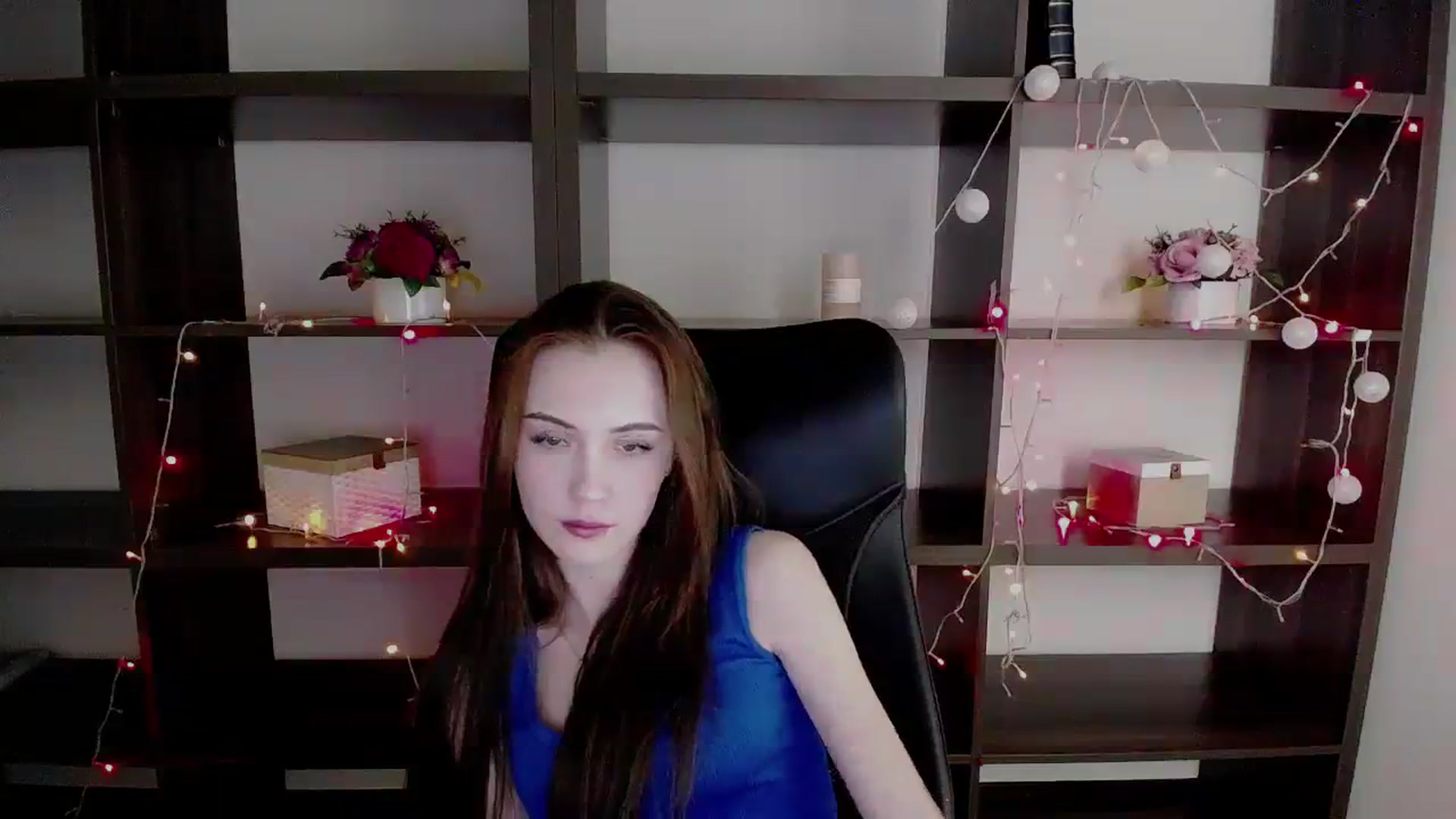 Gallery image thumbnail from Nikonara_'s myfreecams stream on, 12/27/2023, 18:44 image 17 of 20
