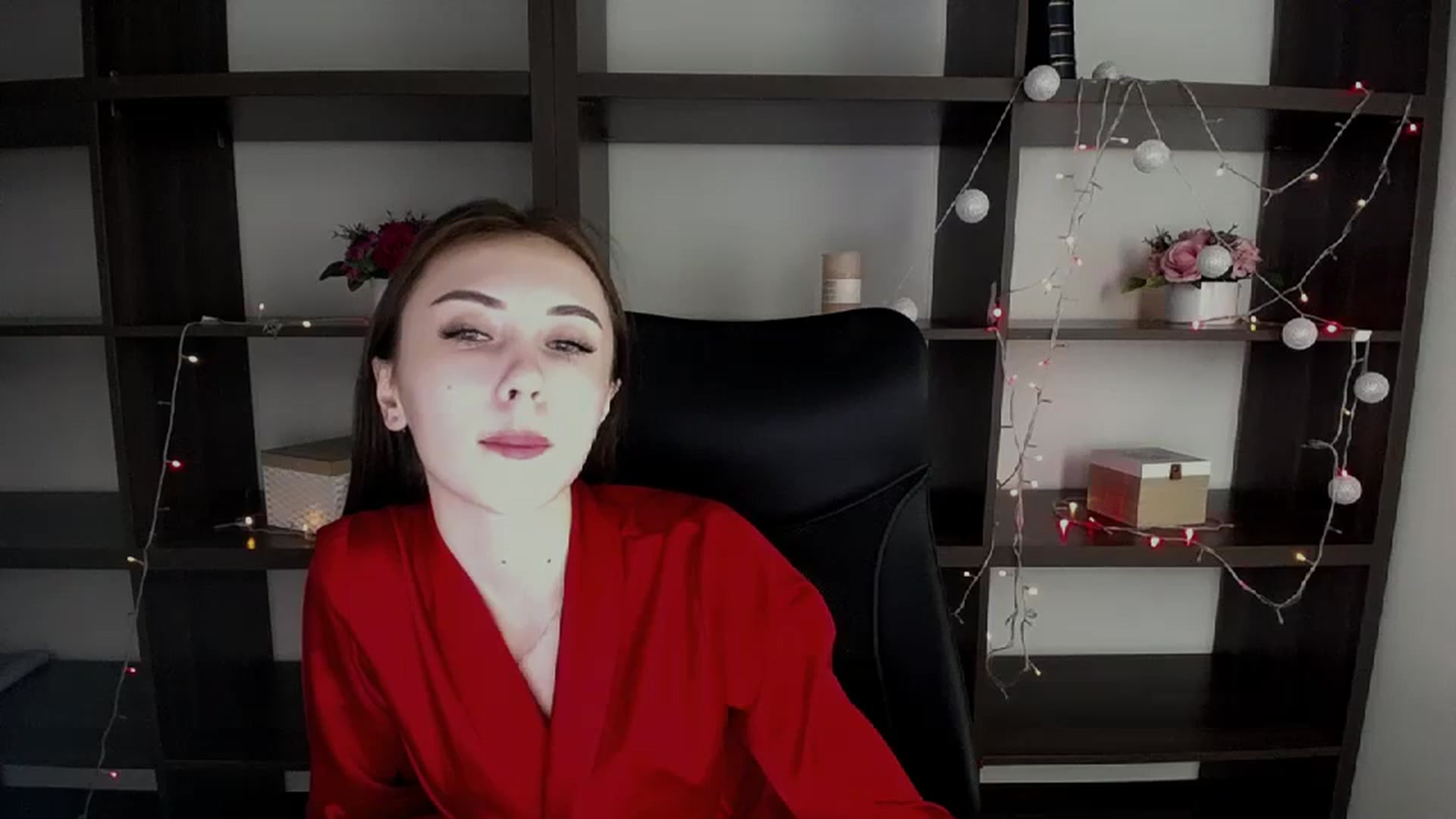 Gallery image thumbnail from Nikonara_'s myfreecams stream on, 12/28/2023, 14:10 image 17 of 20
