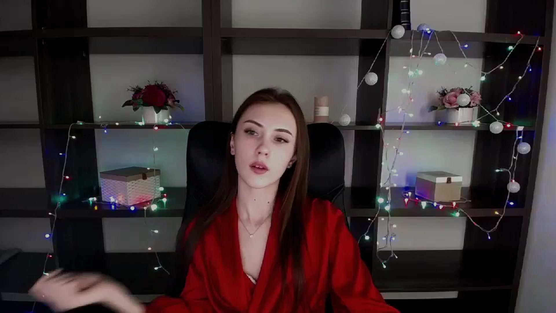 Gallery image thumbnail from Nikonara_'s myfreecams stream on, 12/28/2023, 14:10 image 14 of 20