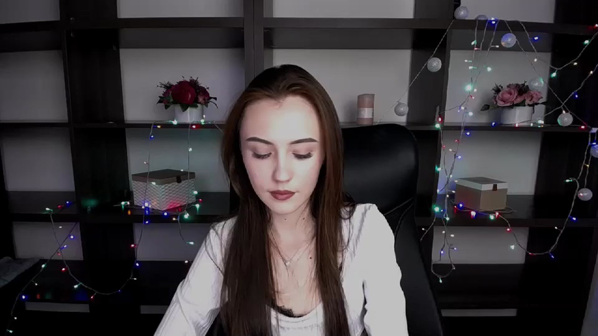 Gallery image thumbnail from Nikonara_'s myfreecams stream on, 01/09/2024, 12:49 image 1 of 20