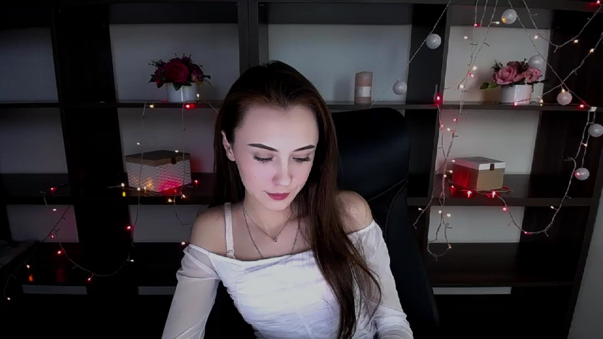Gallery image thumbnail from Nikonara_'s myfreecams stream on, 01/10/2024, 13:41 image 18 of 20
