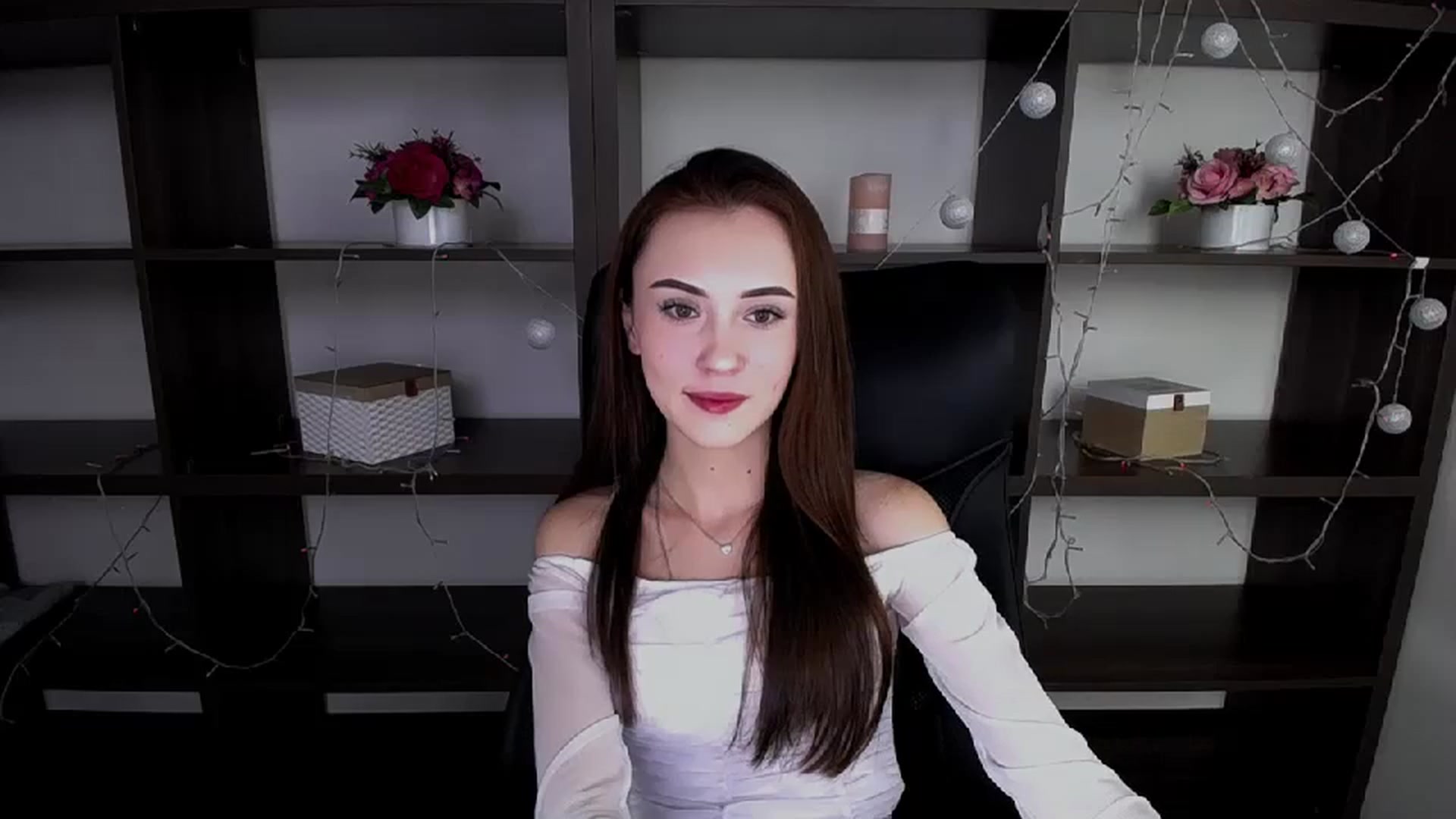 Gallery image thumbnail from Nikonara_'s myfreecams stream on, 01/10/2024, 13:41 image 2 of 20