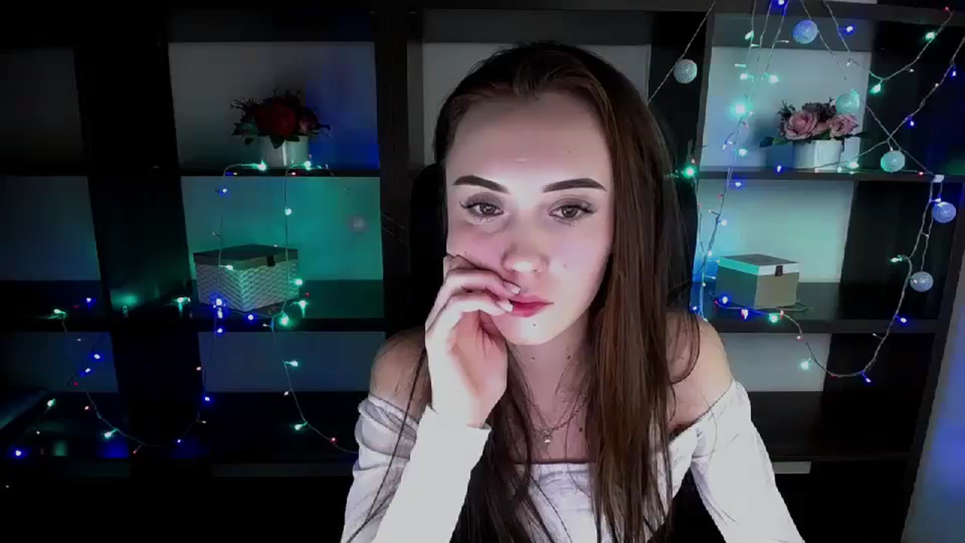 Gallery image thumbnail from Nikonara_'s myfreecams stream on, 01/10/2024, 18:52 image 1 of 20