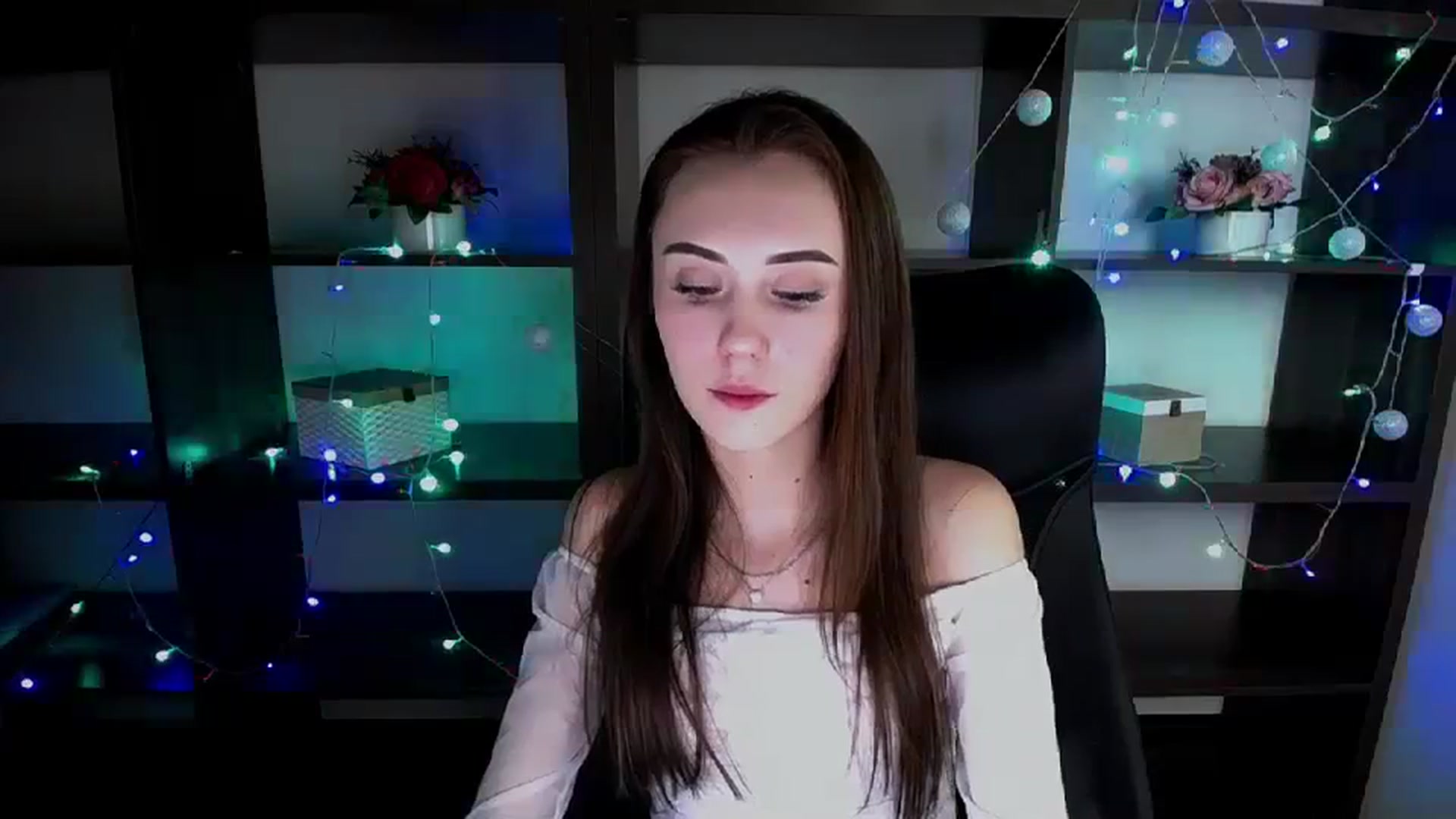 Gallery image thumbnail from Nikonara_'s myfreecams stream on, 01/10/2024, 18:52 image 7 of 20
