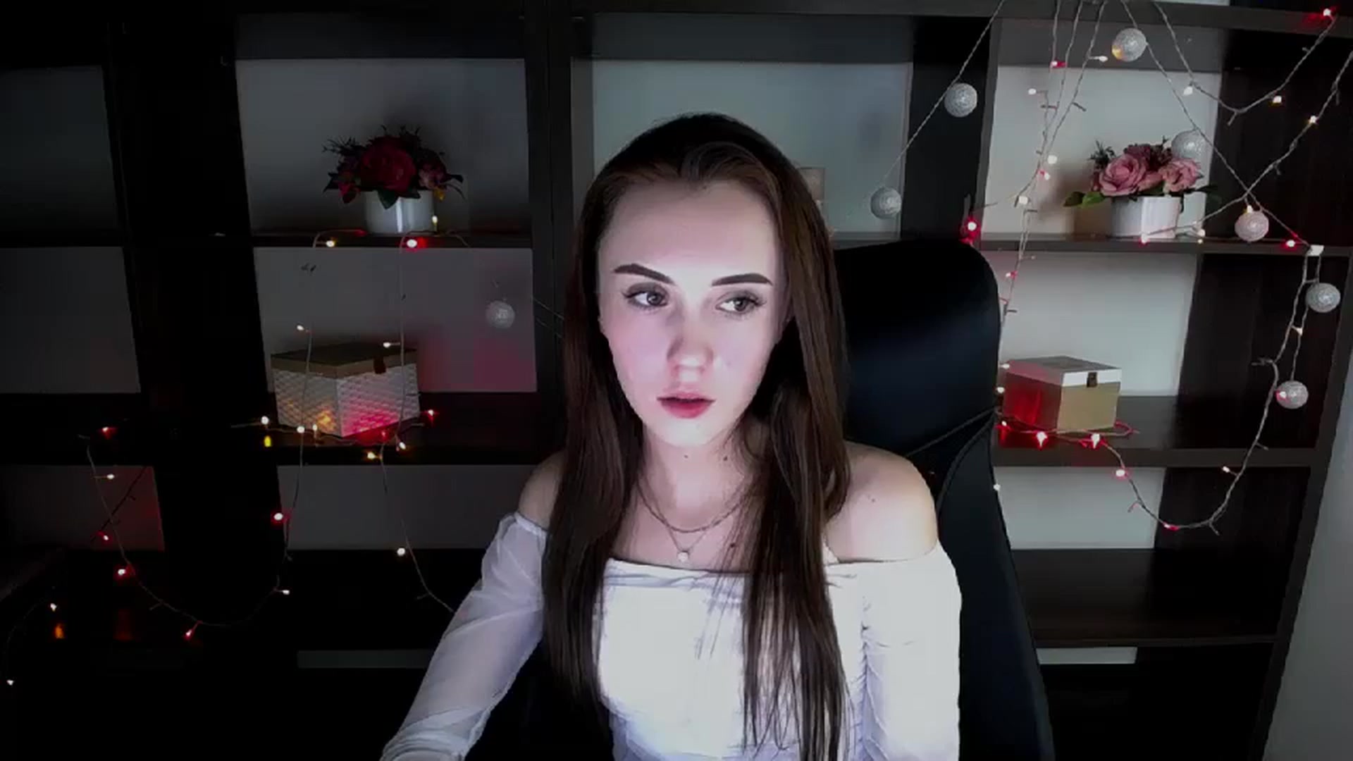 Gallery image thumbnail from Nikonara_'s myfreecams stream on, 01/10/2024, 18:52 image 19 of 20