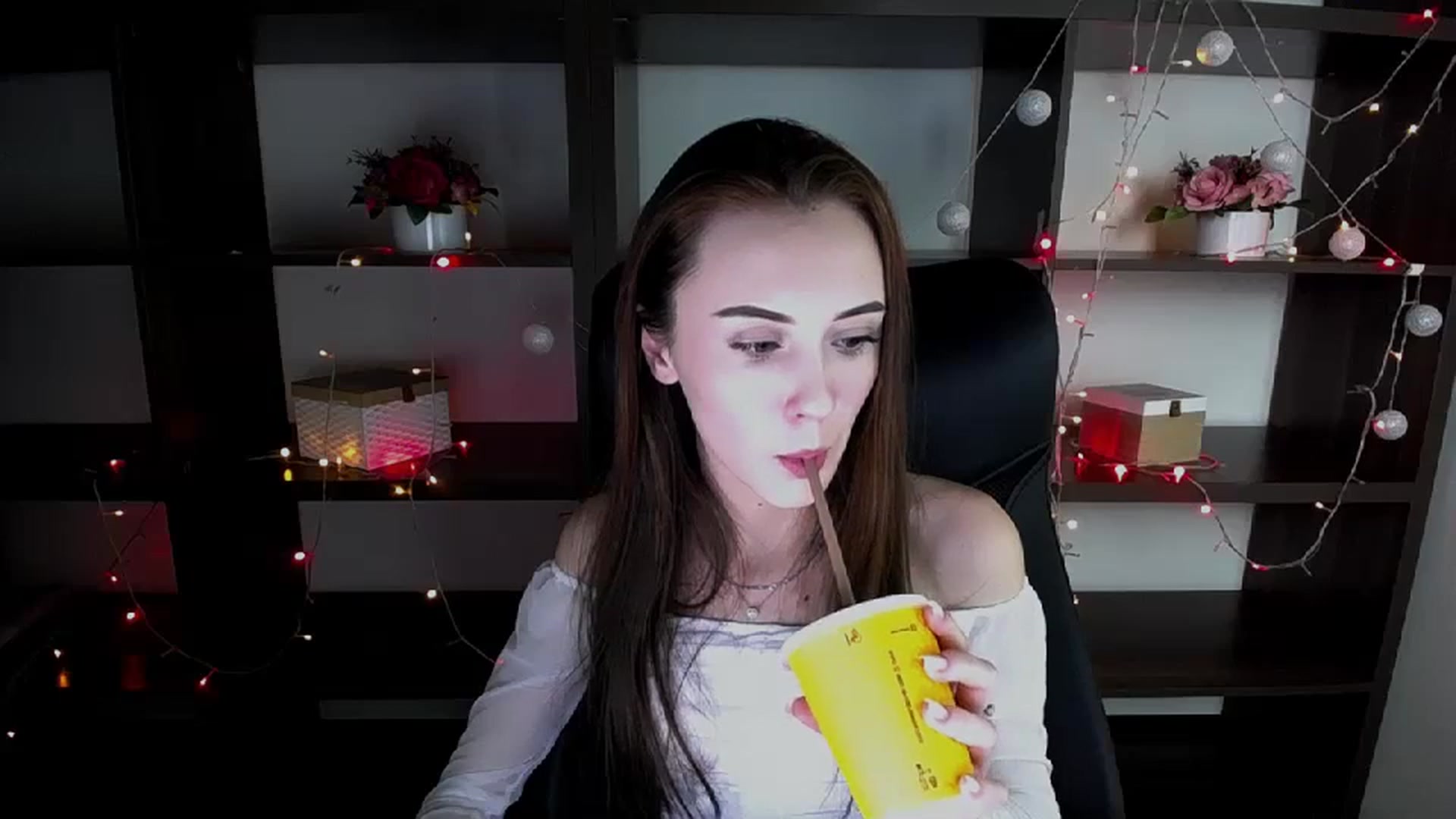 Gallery image thumbnail from Nikonara_'s myfreecams stream on, 01/10/2024, 18:52 image 13 of 20