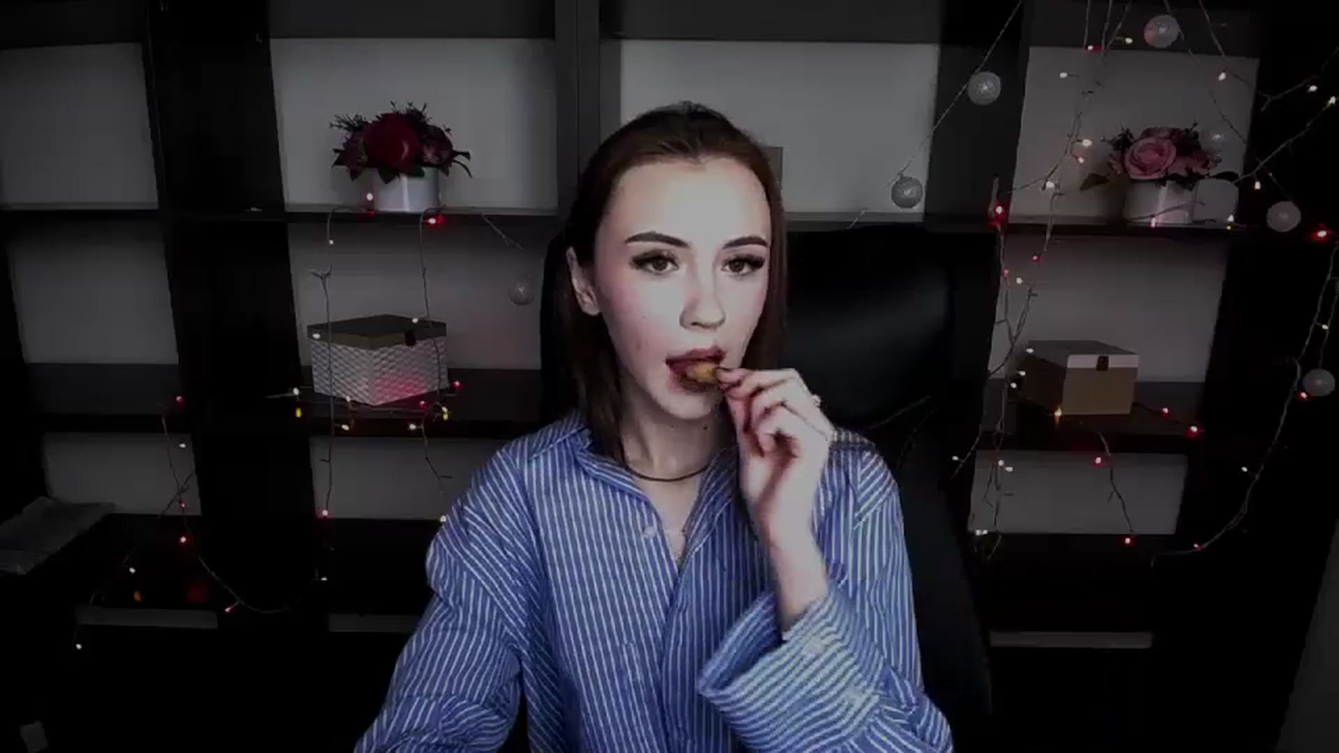 Gallery image thumbnail from Nikonara_'s myfreecams stream on, 01/17/2024, 12:30 image 5 of 20