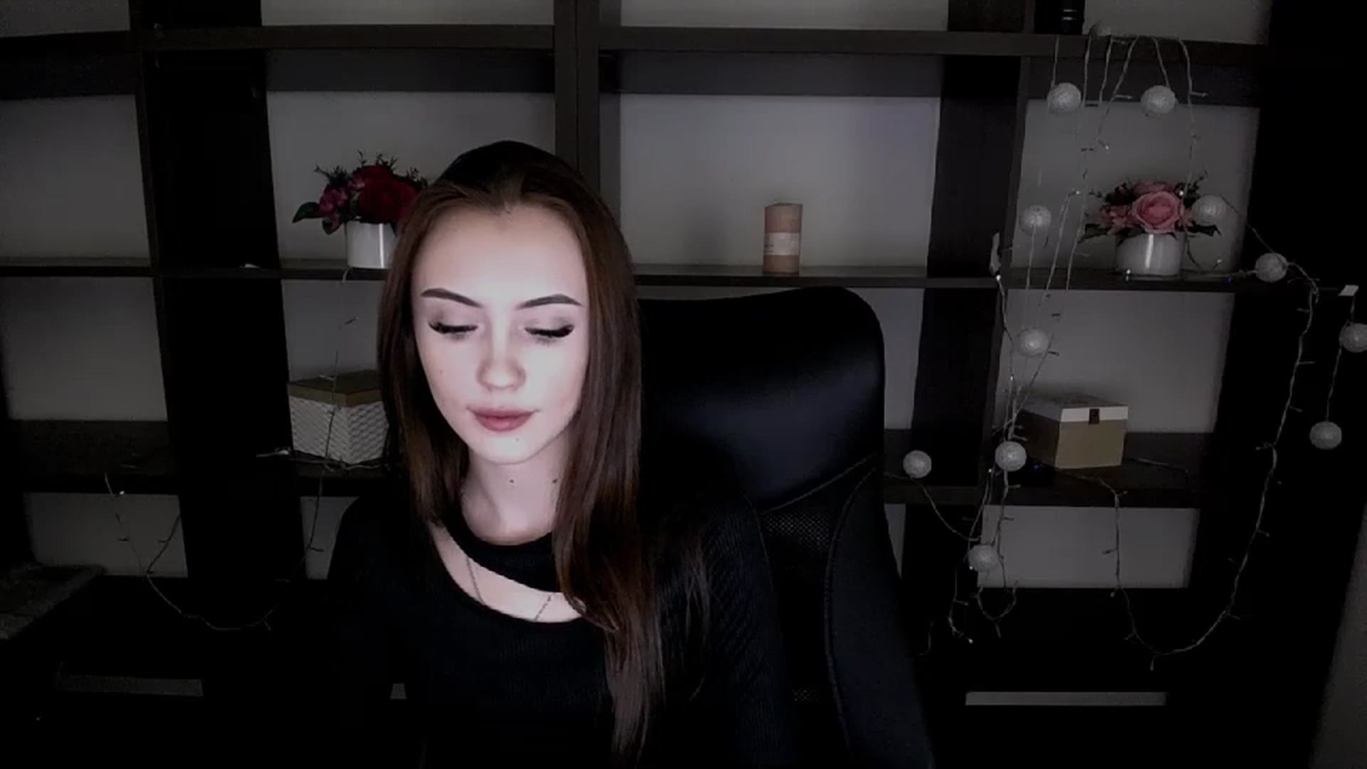 Gallery image thumbnail from Nikonara_'s myfreecams stream on, 02/13/2024, 15:11 image 9 of 20