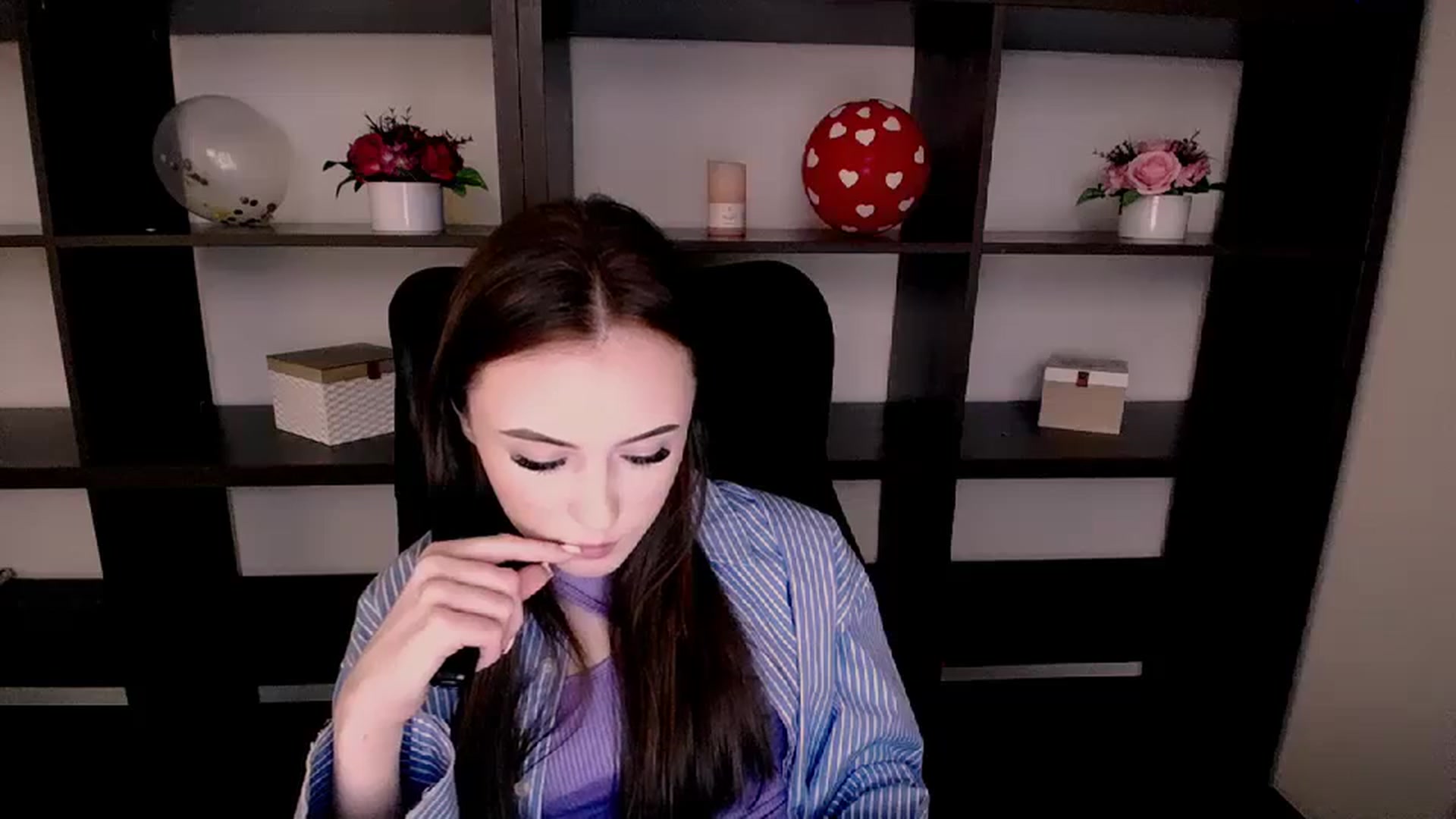 Gallery image thumbnail from Nikonara_'s myfreecams stream on, 03/21/2024, 15:57 image 15 of 20