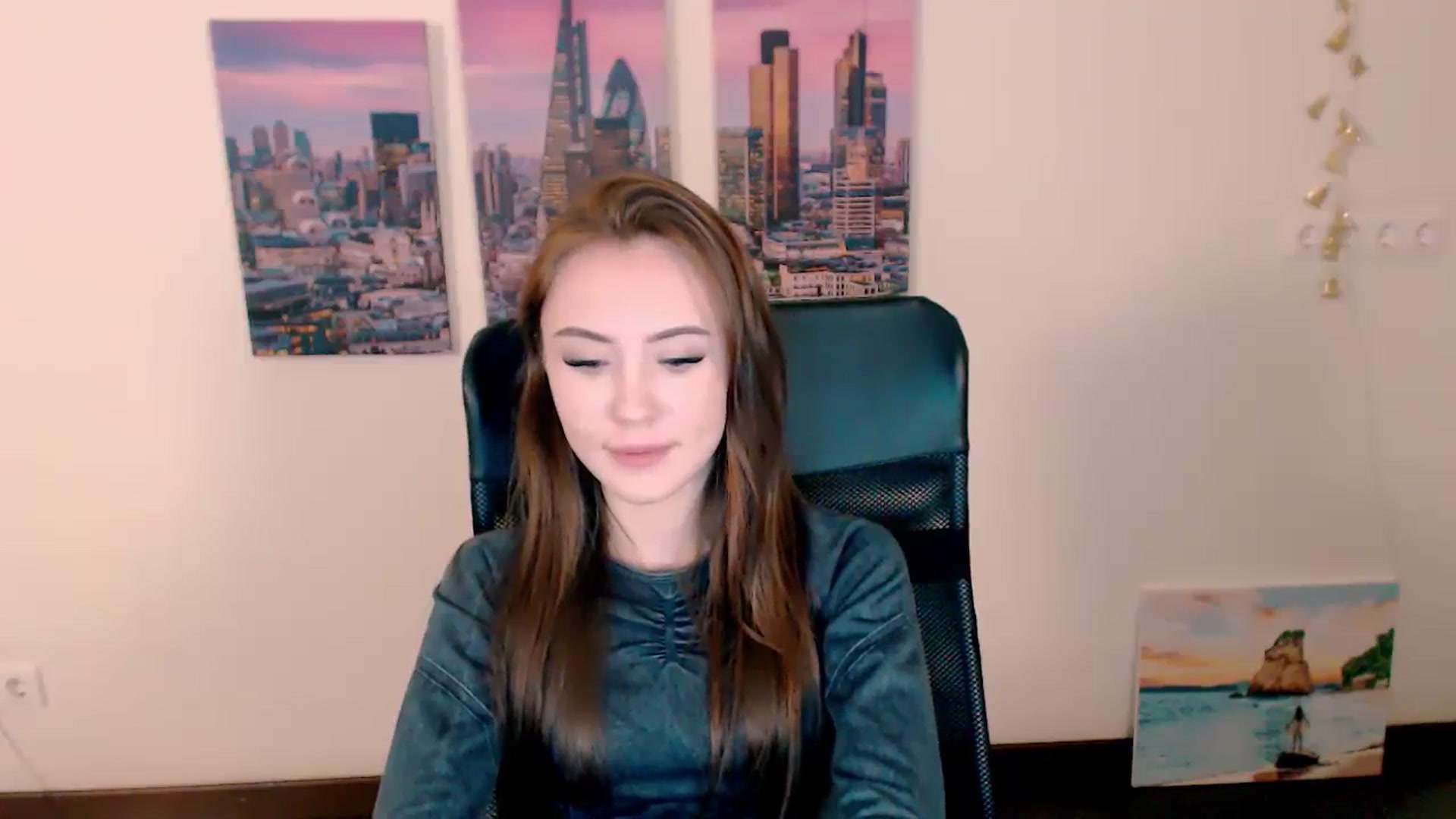 Gallery image thumbnail from Nikonara_'s myfreecams stream on, 03/25/2024, 16:49 image 10 of 20