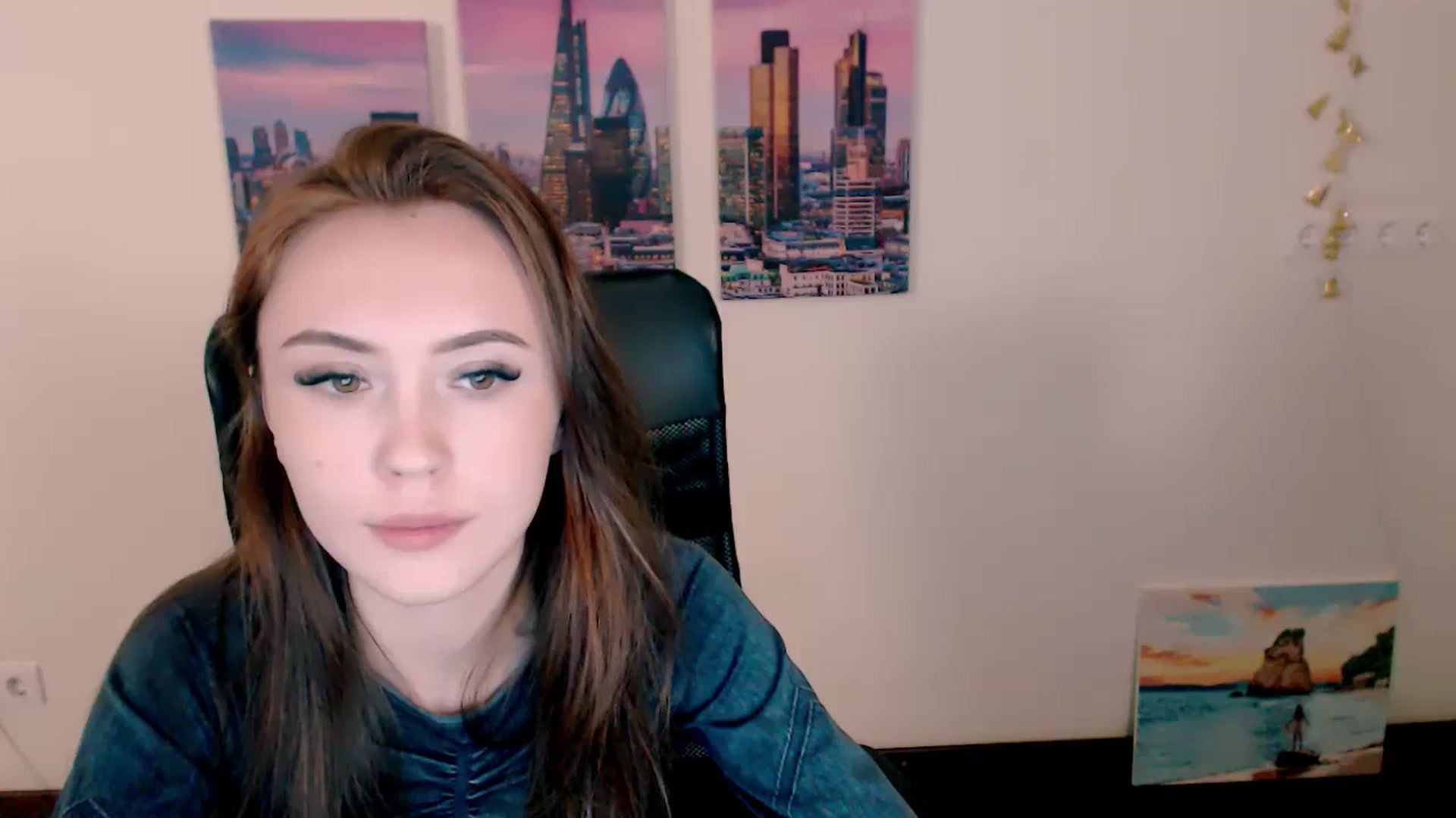 Gallery image thumbnail from Nikonara_'s myfreecams stream on, 03/25/2024, 16:49 image 5 of 20