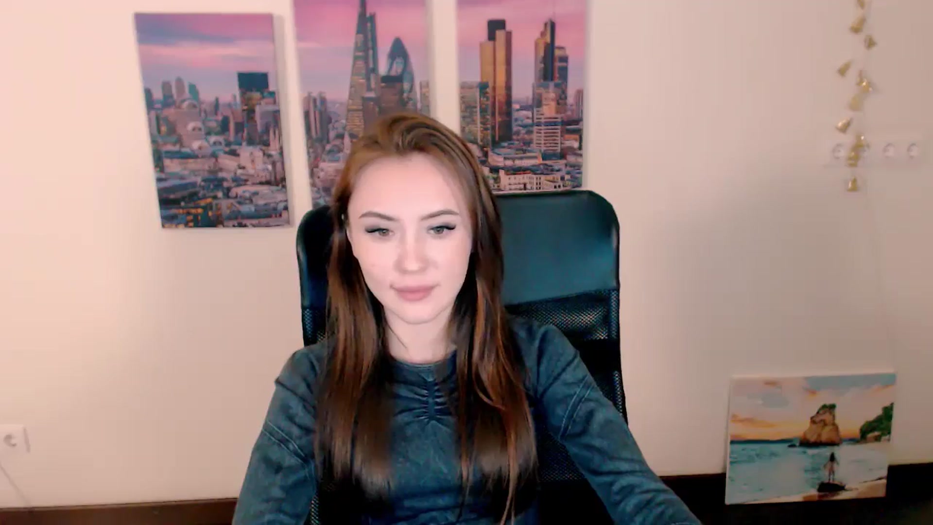 Gallery image thumbnail from Nikonara_'s myfreecams stream on, 03/25/2024, 16:49 image 14 of 20