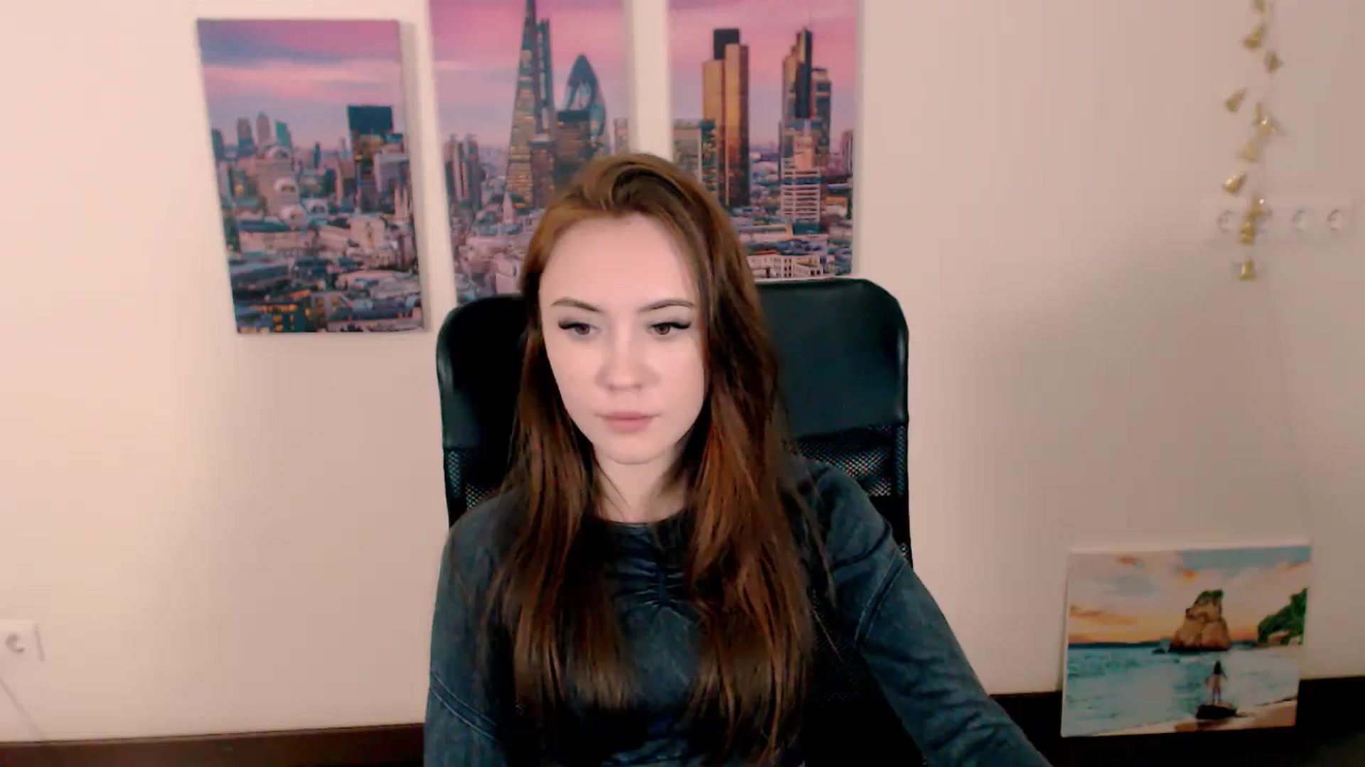 Gallery image thumbnail from Nikonara_'s myfreecams stream on, 03/25/2024, 16:49 image 6 of 20
