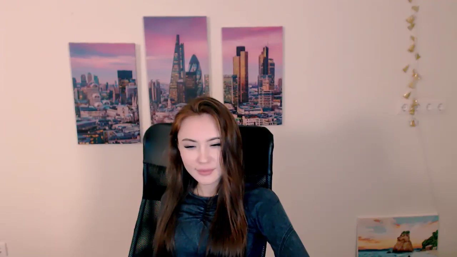 Gallery image thumbnail from Nikonara_'s myfreecams stream on, 03/25/2024, 16:49 image 17 of 20