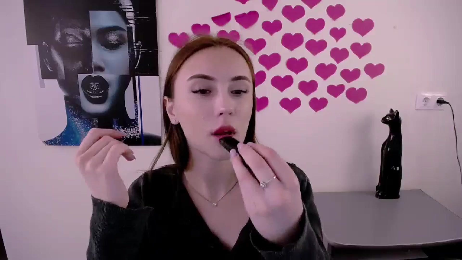 Gallery image thumbnail from Nikonara_'s myfreecams stream on, 05/25/2024, 14:28 image 18 of 20