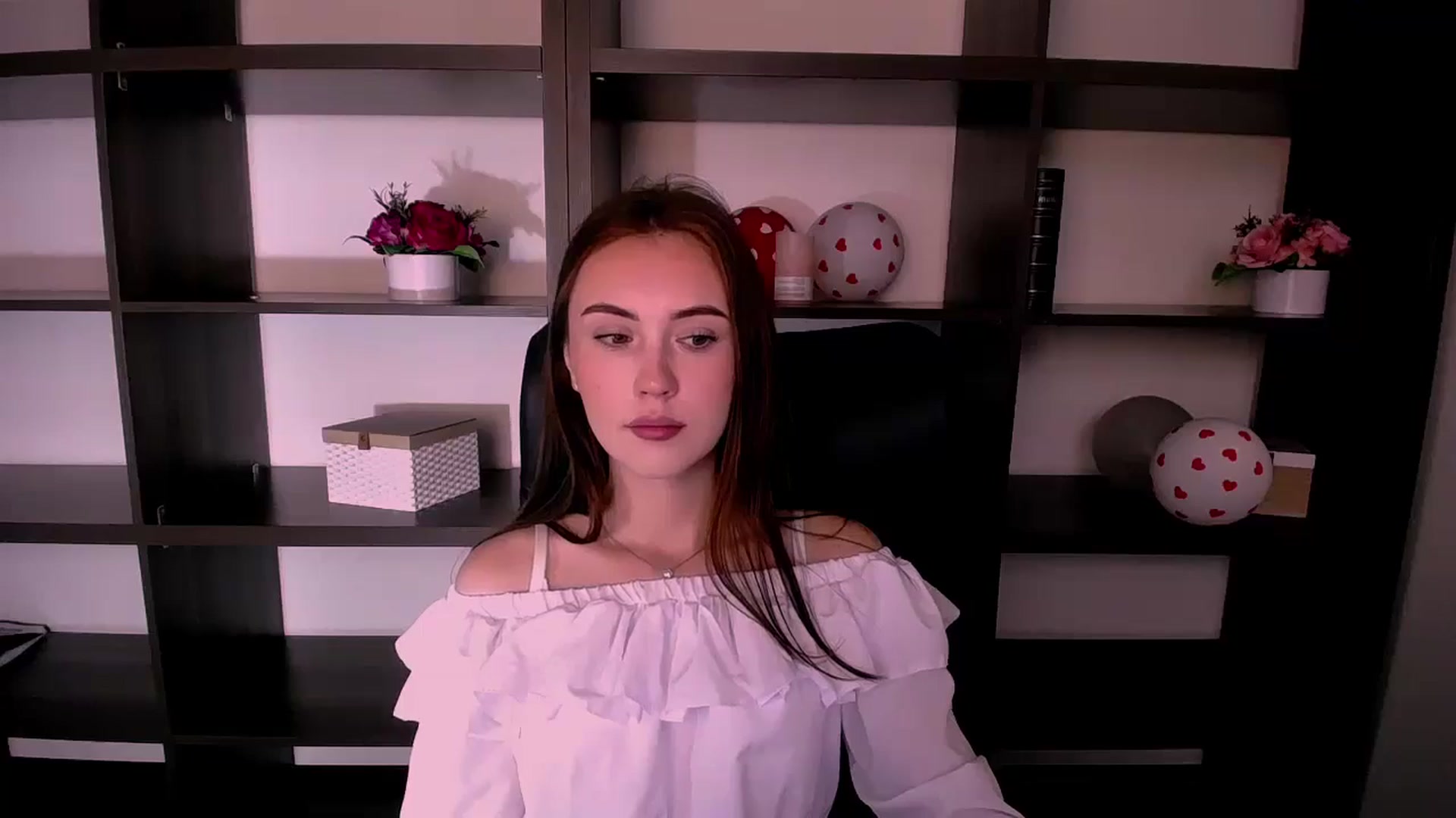 Gallery image thumbnail from Nikonara_'s myfreecams stream on, 06/09/2024, 11:14 image 9 of 20