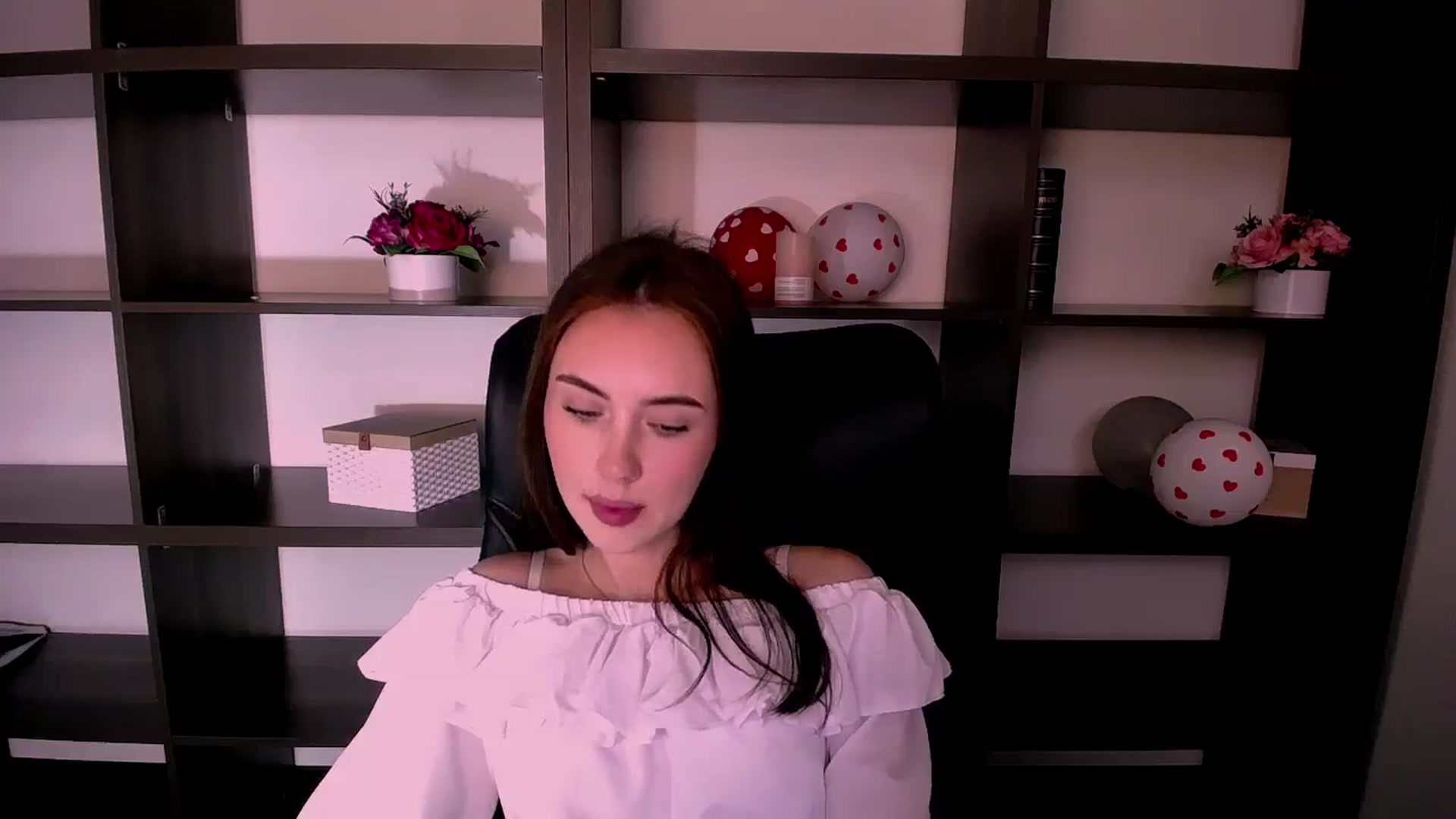 Gallery image thumbnail from Nikonara_'s myfreecams stream on, 06/09/2024, 11:14 image 6 of 20