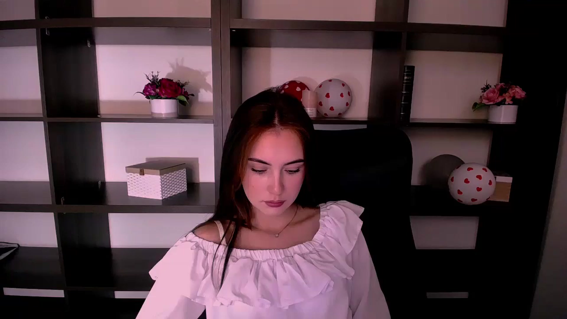 Gallery image thumbnail from Nikonara_'s myfreecams stream on, 06/09/2024, 11:14 image 14 of 20