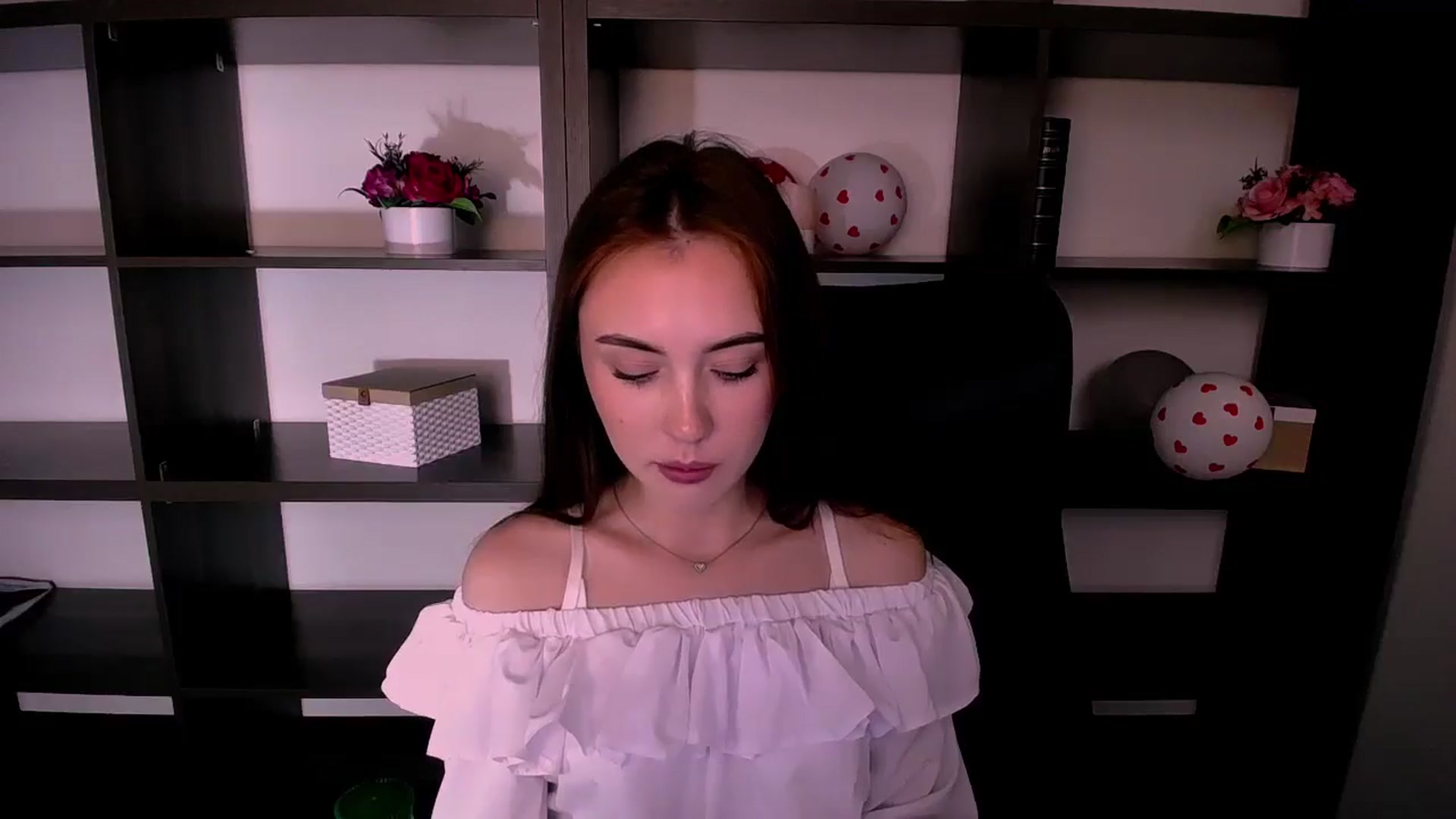 Gallery image thumbnail from Nikonara_'s myfreecams stream on, 06/09/2024, 13:16 image 13 of 20