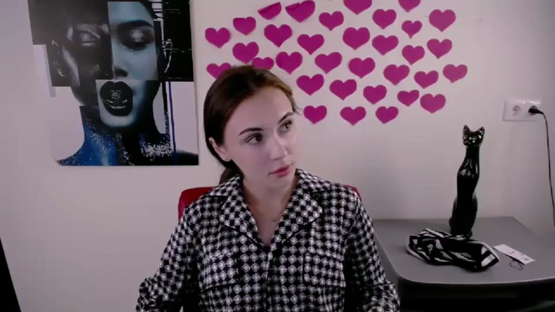 Gallery image thumbnail from Nikonara_'s myfreecams stream on, 06/17/2024, 16:39 image 2 of 20