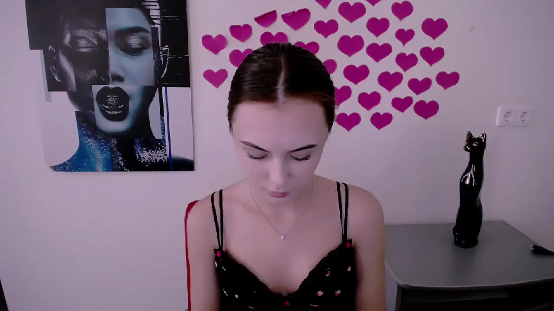 Gallery image thumbnail from Nikonara_'s myfreecams stream on, 06/20/2024, 16:12 image 13 of 20