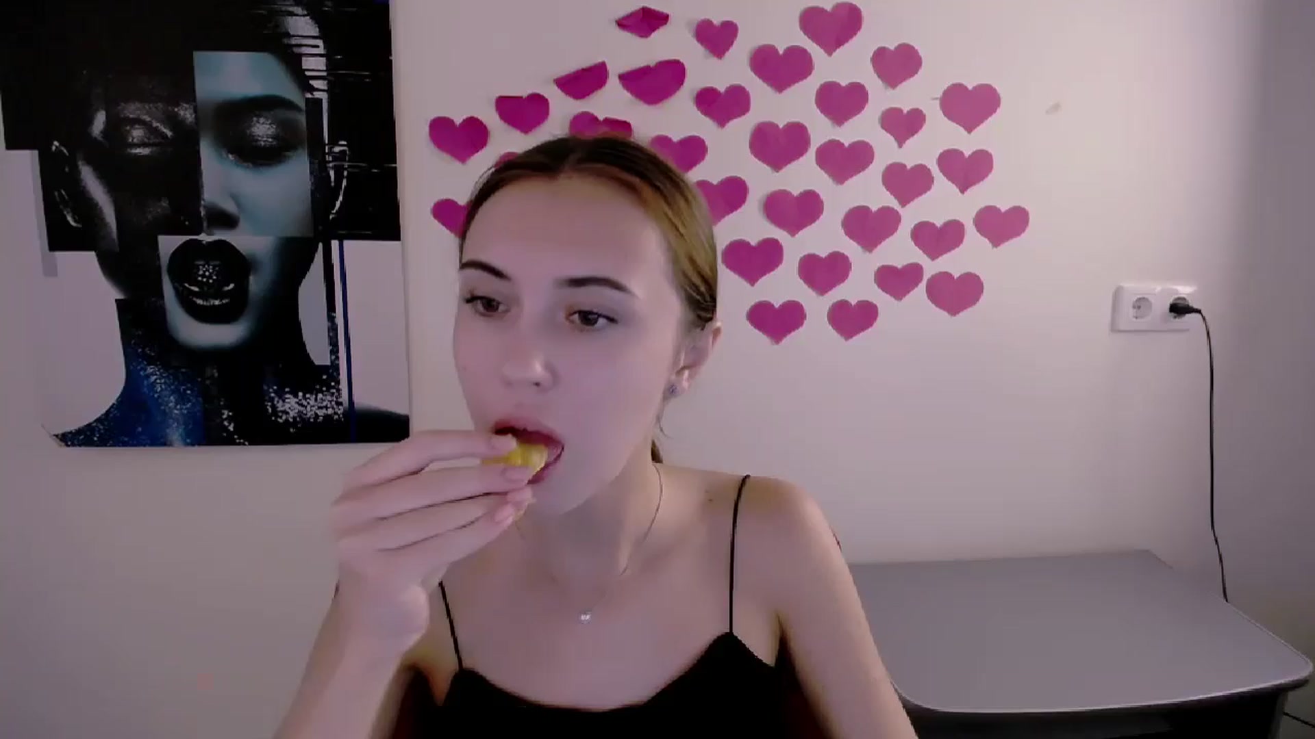 Gallery image thumbnail from Nikonara_'s myfreecams stream on, 07/07/2024, 16:48 image 16 of 20