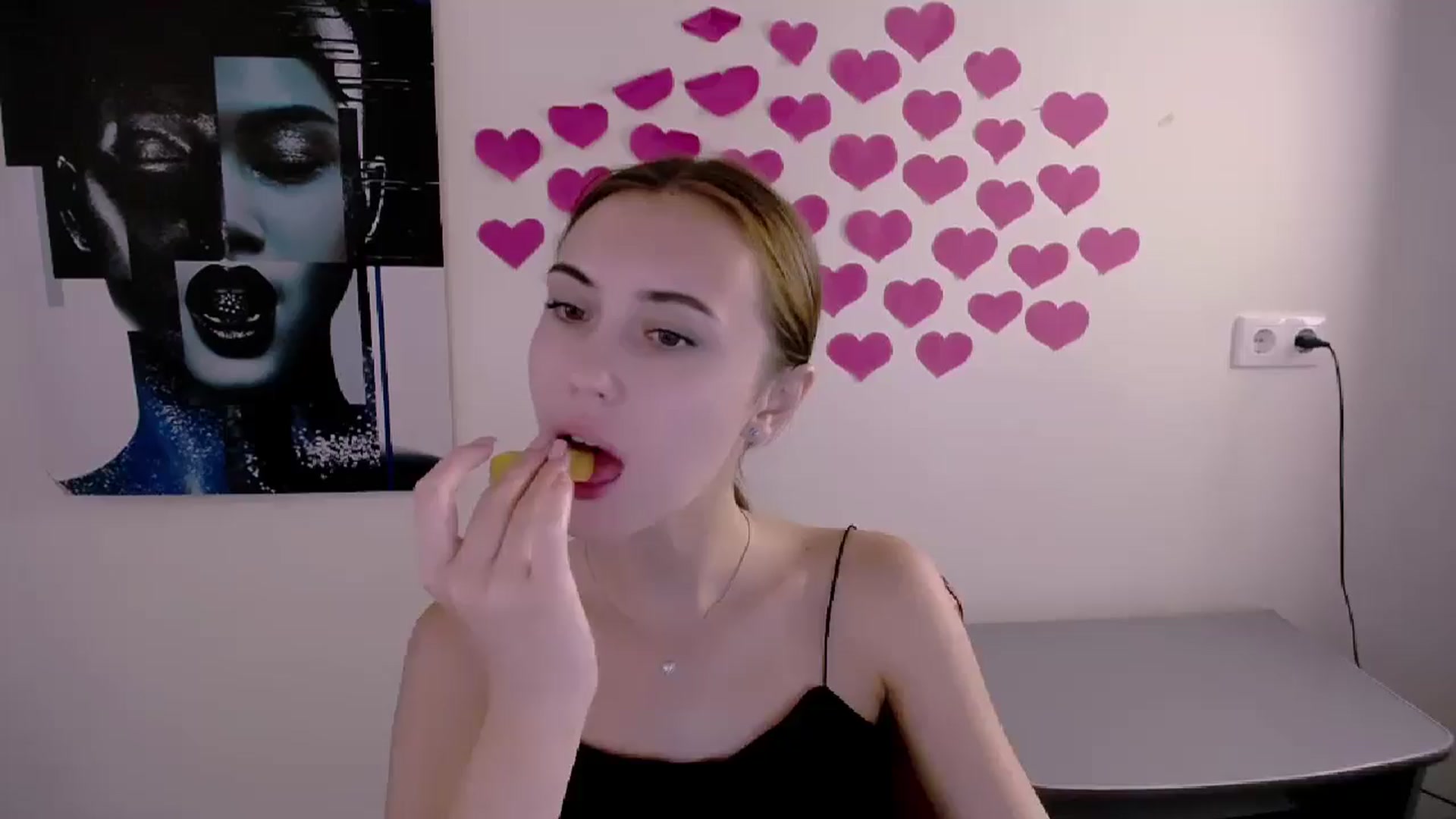 Gallery image thumbnail from Nikonara_'s myfreecams stream on, 07/07/2024, 16:48 image 8 of 20