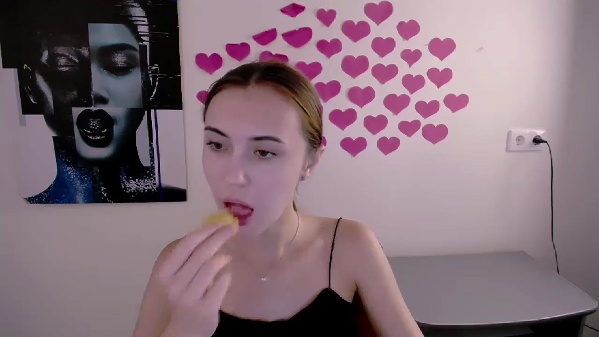 Gallery image thumbnail from Nikonara_'s myfreecams stream on, 07/07/2024, 16:48 image 14 of 20