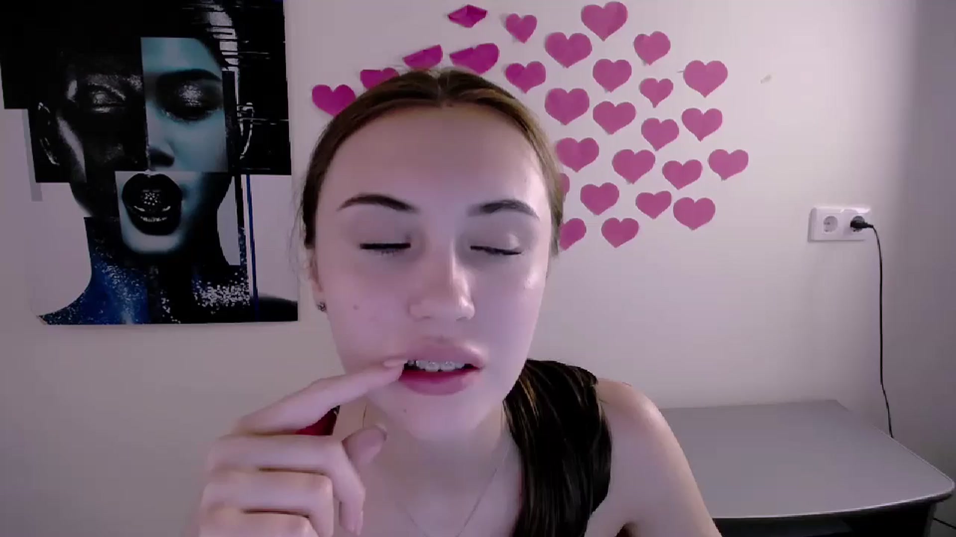 Gallery image thumbnail from Nikonara_'s myfreecams stream on, 07/07/2024, 17:16 image 1 of 20