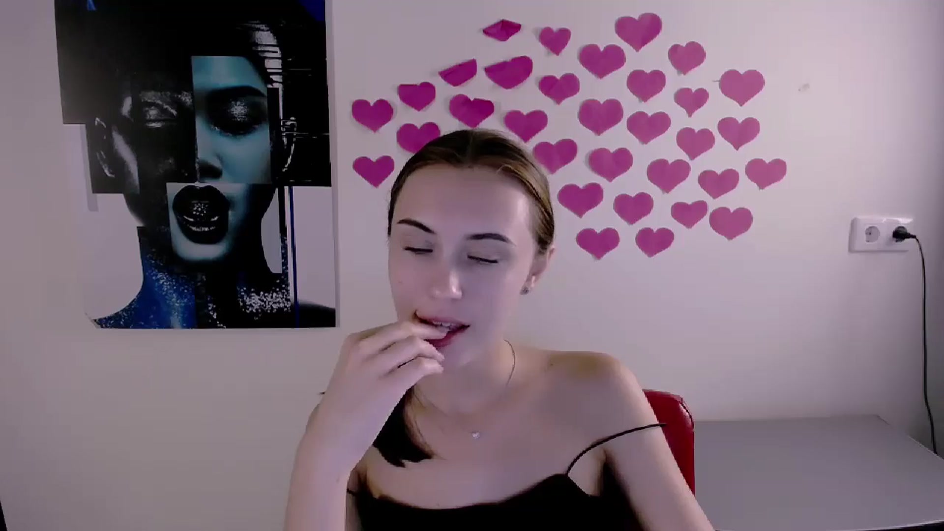 Gallery image thumbnail from Nikonara_'s myfreecams stream on, 07/07/2024, 17:56 image 3 of 20