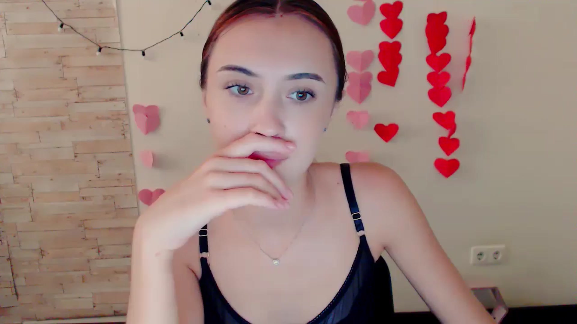 Gallery image thumbnail from Nikonara_'s myfreecams stream on, 07/09/2024, 12:36 image 16 of 20