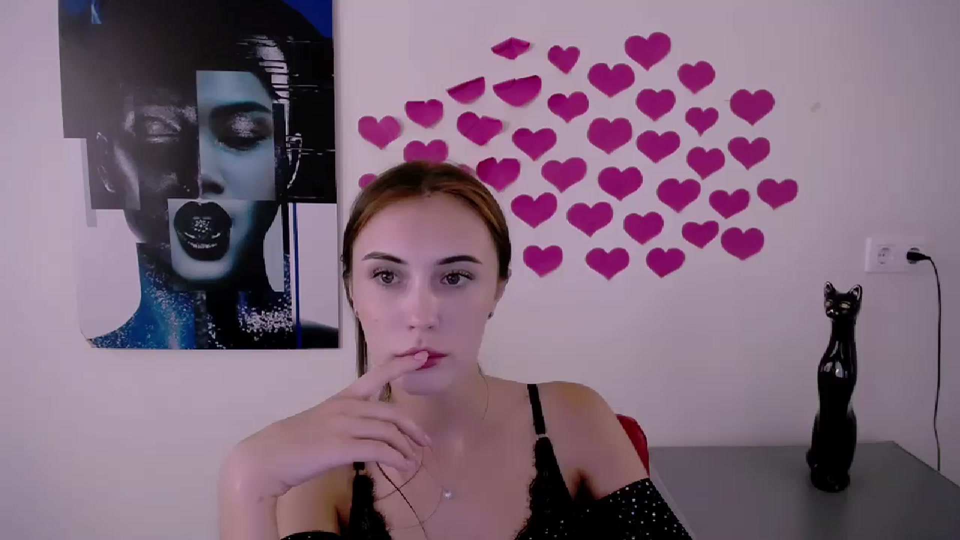 Gallery image thumbnail from Nikonara_'s myfreecams stream on, 07/10/2024, 17:04 image 1 of 20