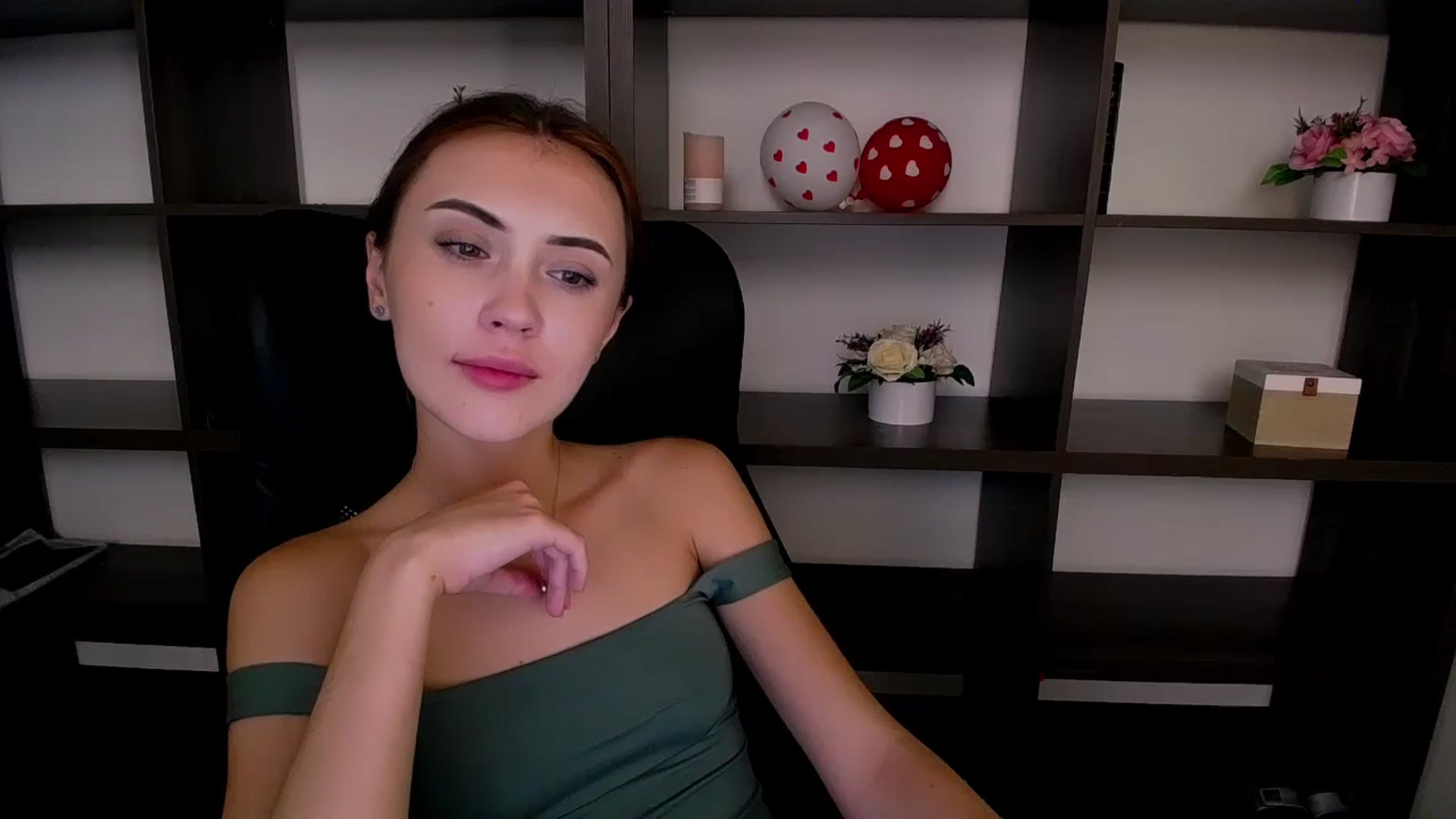 Gallery image thumbnail from Nikonara_'s myfreecams stream on, 07/13/2024, 13:40 image 8 of 20
