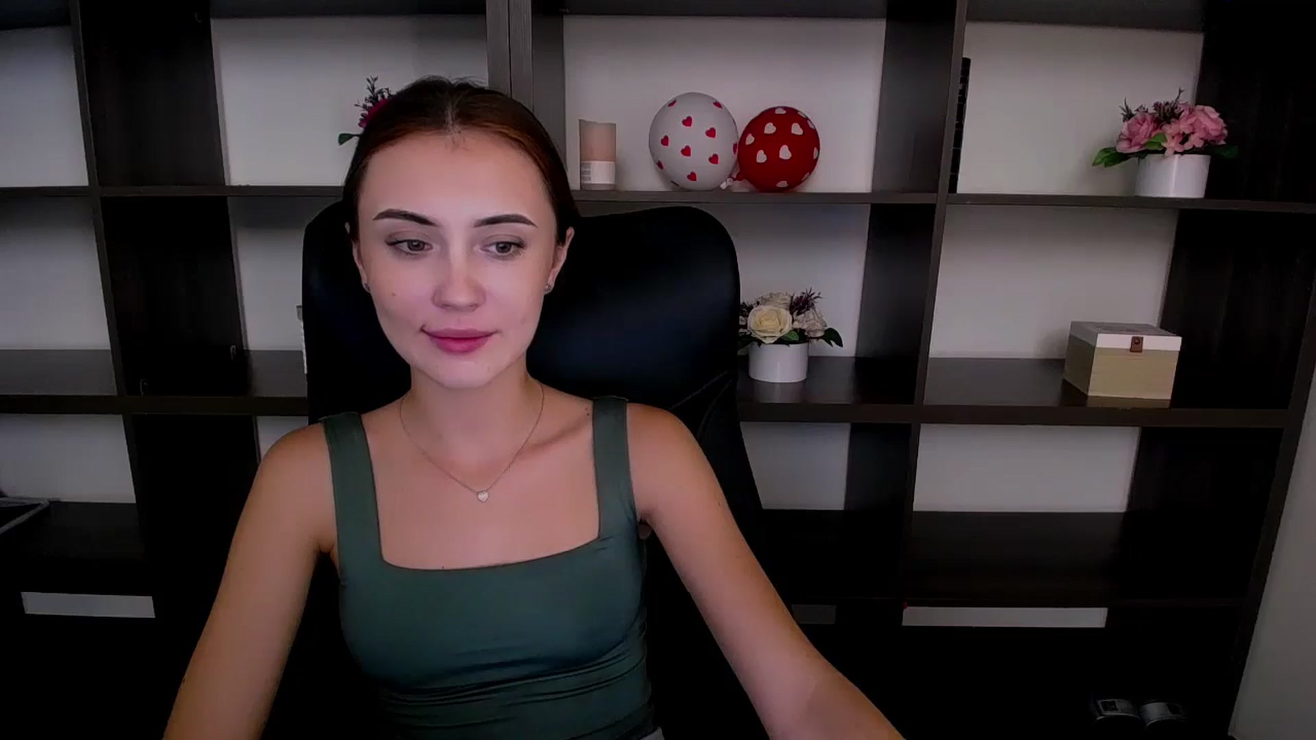 Gallery image thumbnail from Nikonara_'s myfreecams stream on, 07/13/2024, 13:40 image 13 of 20