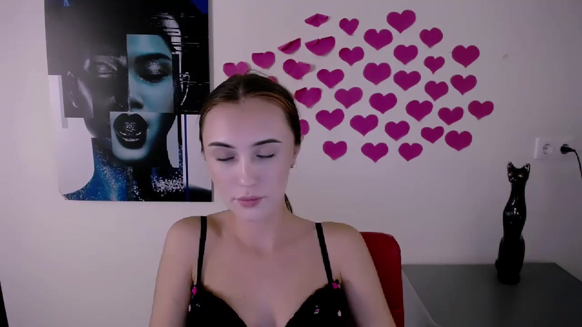 Gallery image thumbnail from Nikonara_'s myfreecams stream on, 07/30/2024, 17:14 image 17 of 20