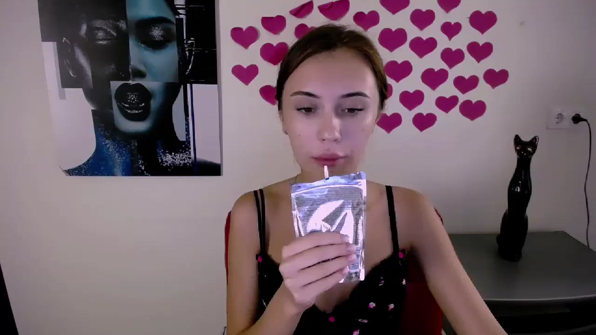 Gallery image thumbnail from Nikonara_'s myfreecams stream on, 08/10/2024, 17:38 image 18 of 20