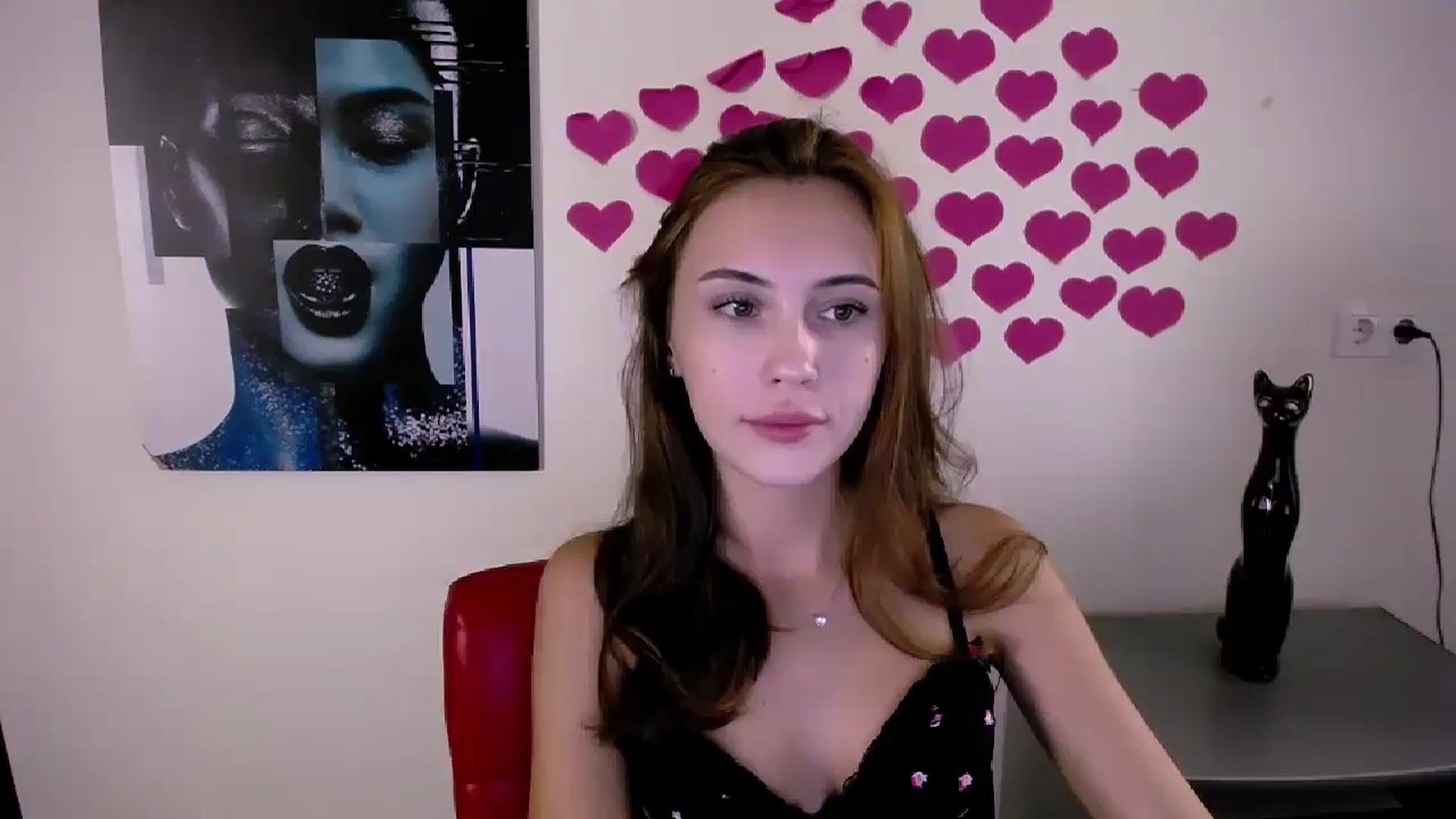 Gallery image thumbnail from Nikonara_'s myfreecams stream on, 08/10/2024, 18:02 image 3 of 20