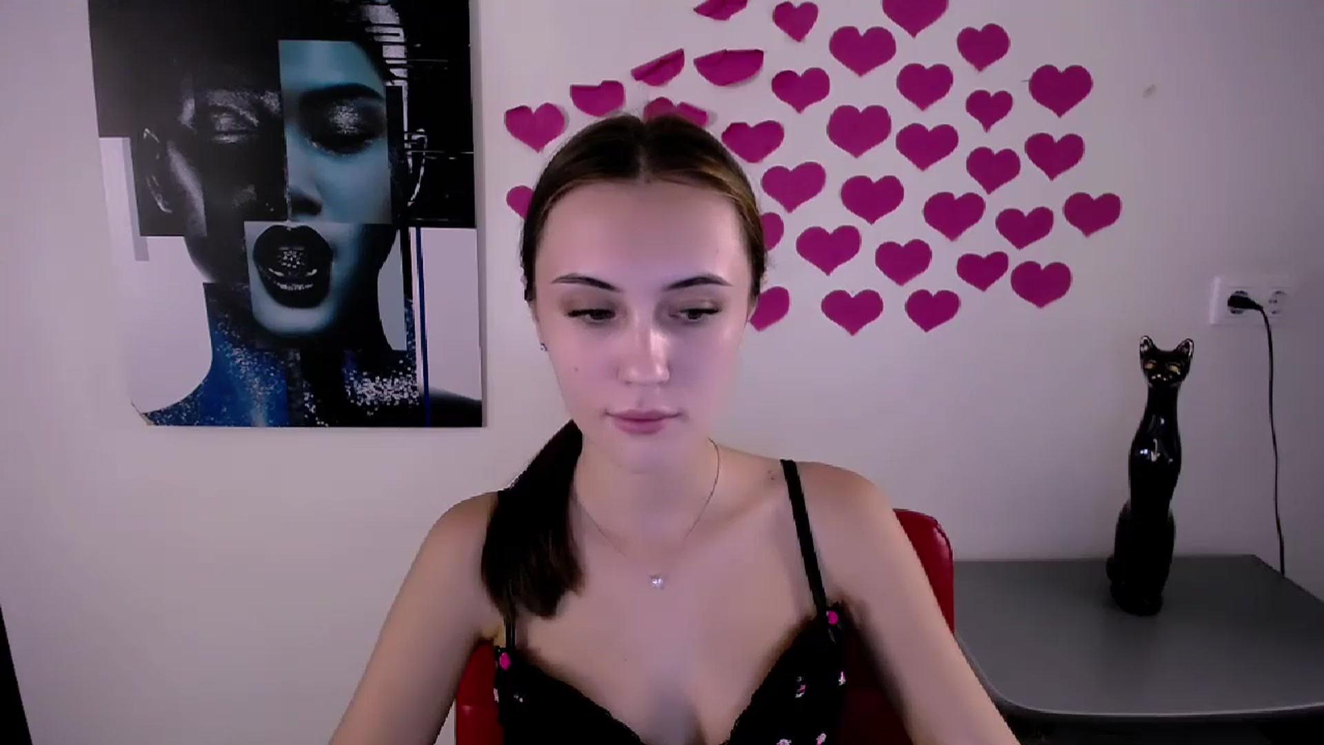 Gallery image thumbnail from Nikonara_'s myfreecams stream on, 08/31/2024, 12:38 image 14 of 20