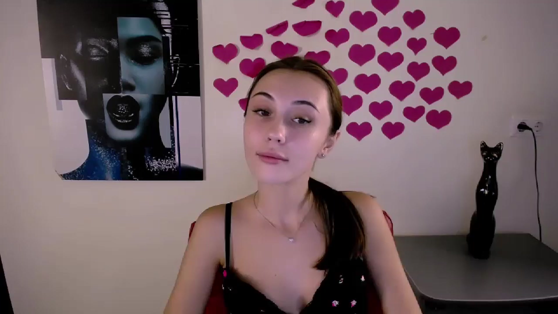 Gallery image thumbnail from Nikonara_'s myfreecams stream on, 08/31/2024, 15:10 image 19 of 20