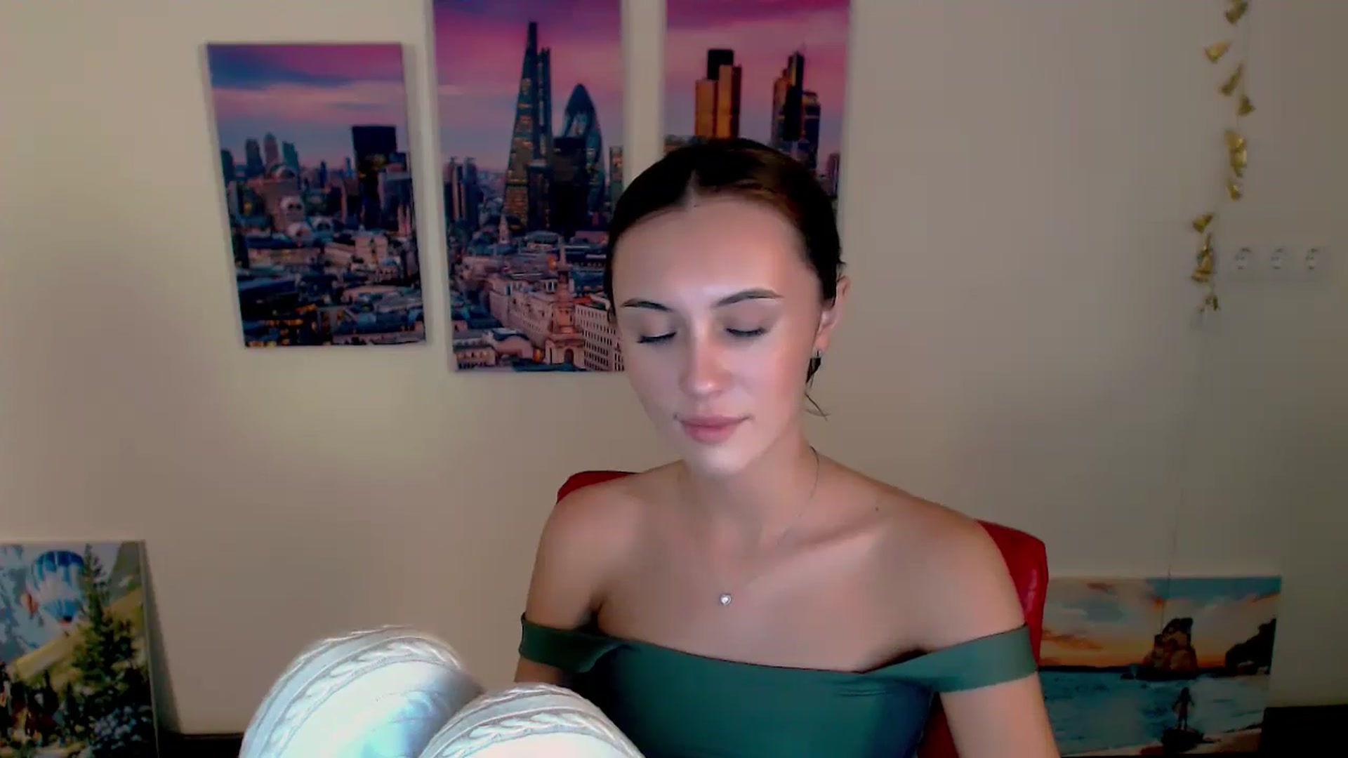 Gallery image thumbnail from Nikonara_'s myfreecams stream on, 09/05/2024, 16:50 image 16 of 20