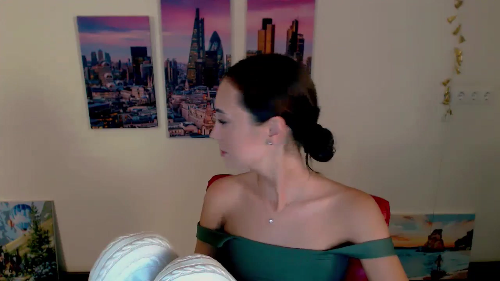 Gallery image thumbnail from Nikonara_'s myfreecams stream on, 09/05/2024, 16:50 image 17 of 20