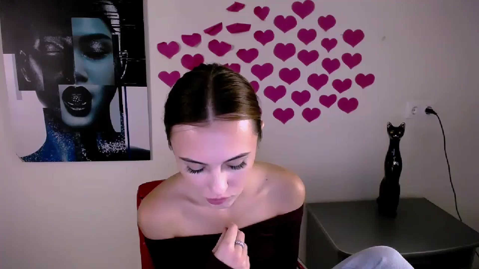 Gallery image thumbnail from Nikonara_'s myfreecams stream on, 09/18/2024, 17:15 image 15 of 20